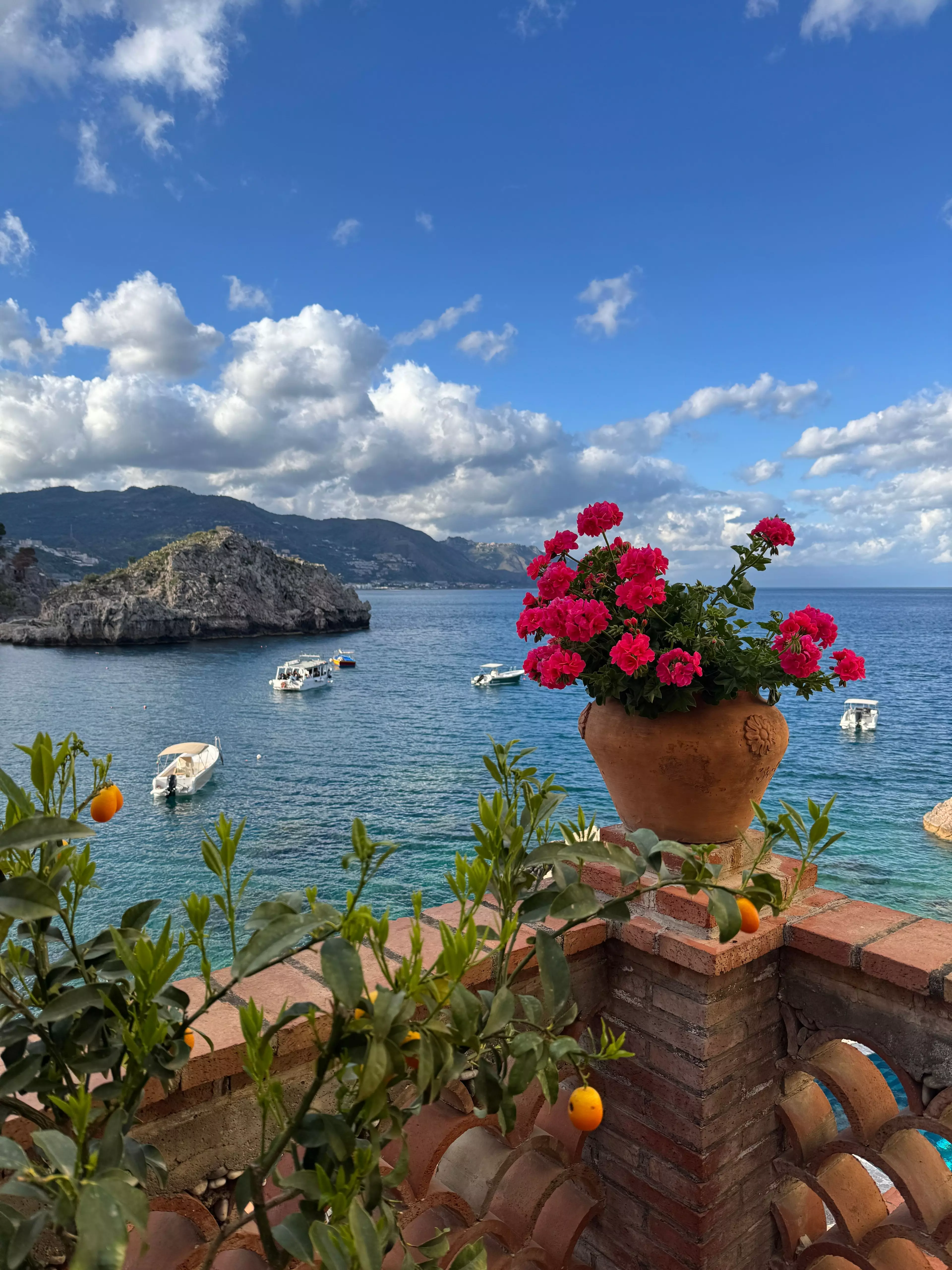 Blick aus dem "Belmond Villa Sant'Andrea" auf die Bucht vor Taormina