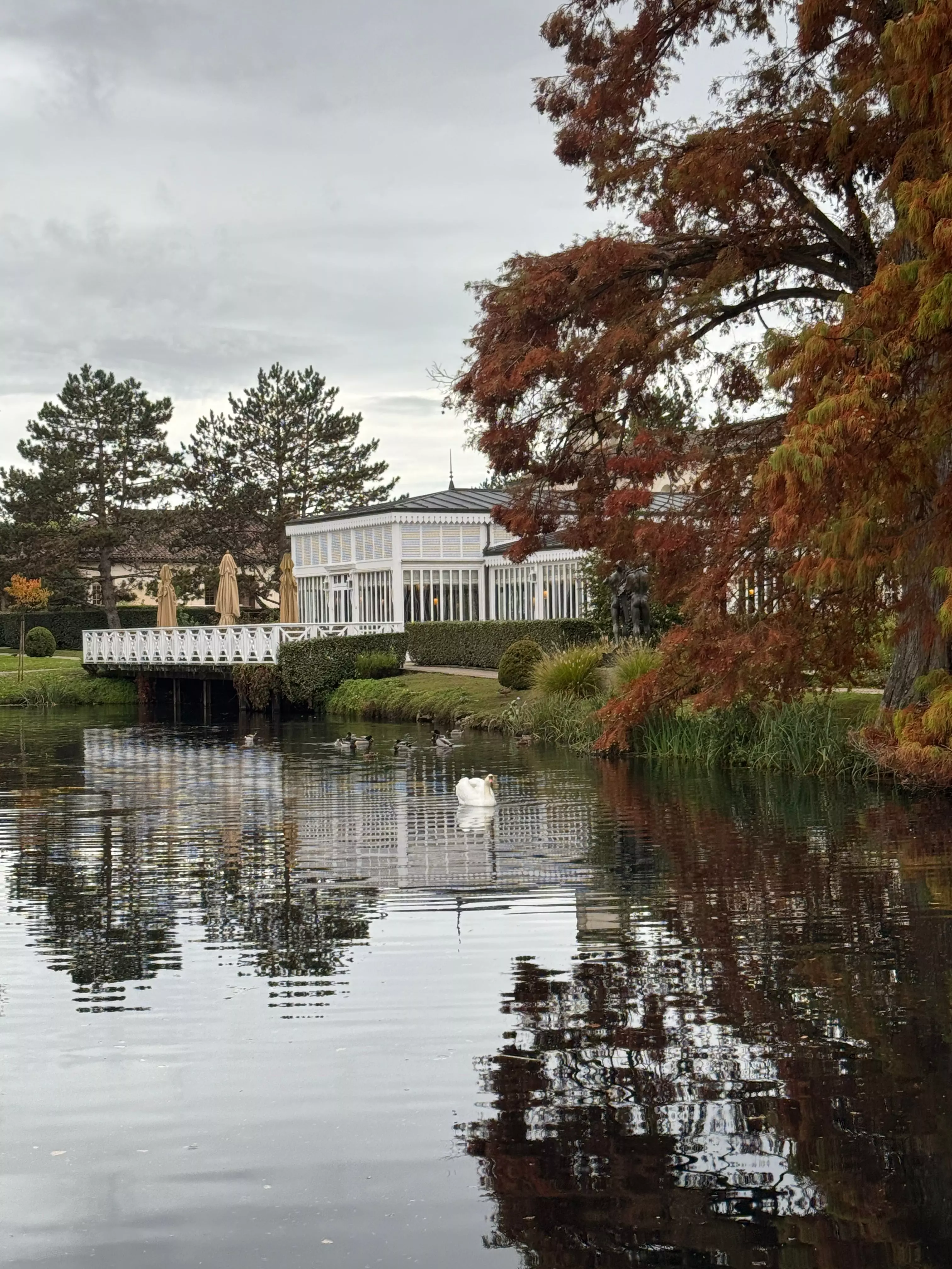 Les Sources de Caudalie Teich