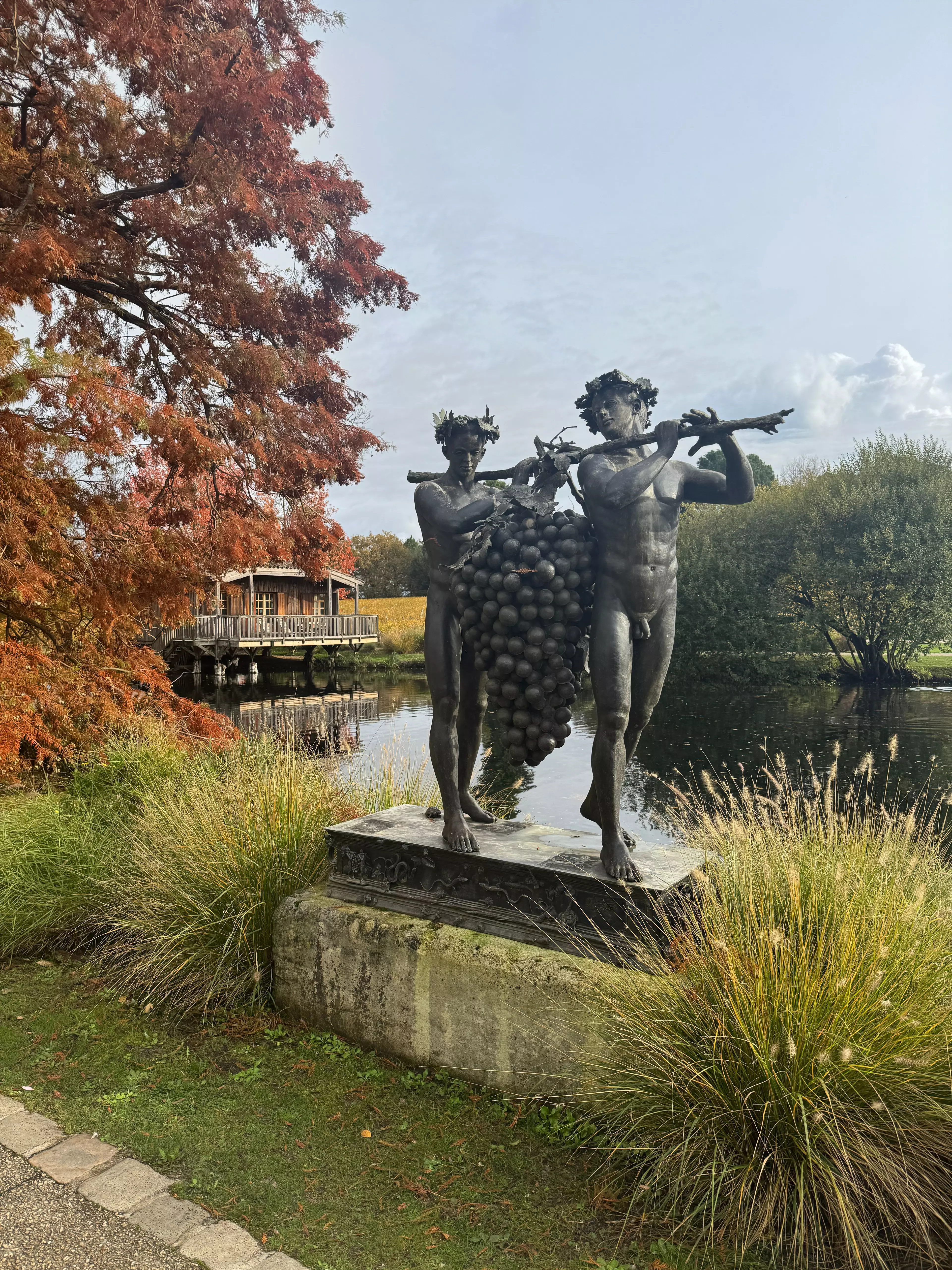 Les Sources de Caudalie Statue