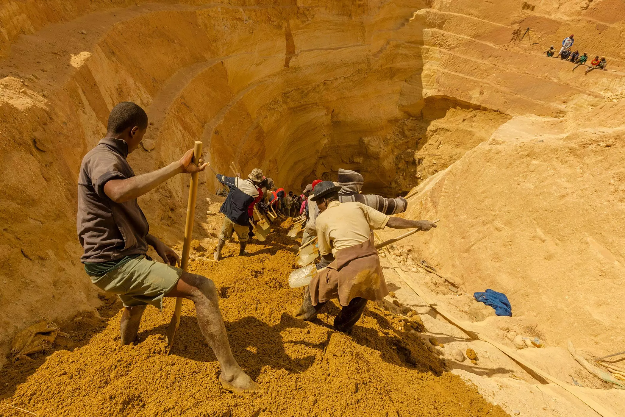Ilakaka-Gem-Fields-Madagascar-Foto-Toby-Smith-Unknown-Fields-1-2