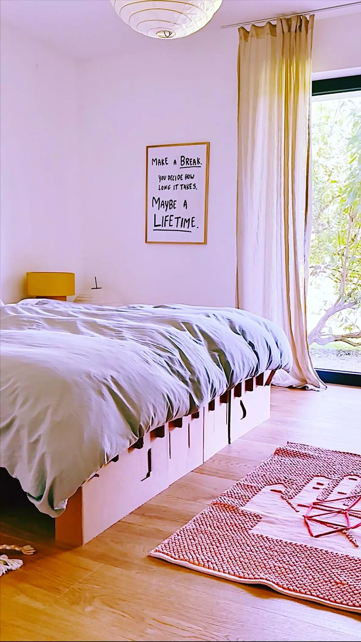 Helles Holz und bunte Farben: "That´s my Style", sagt Ines Keck.