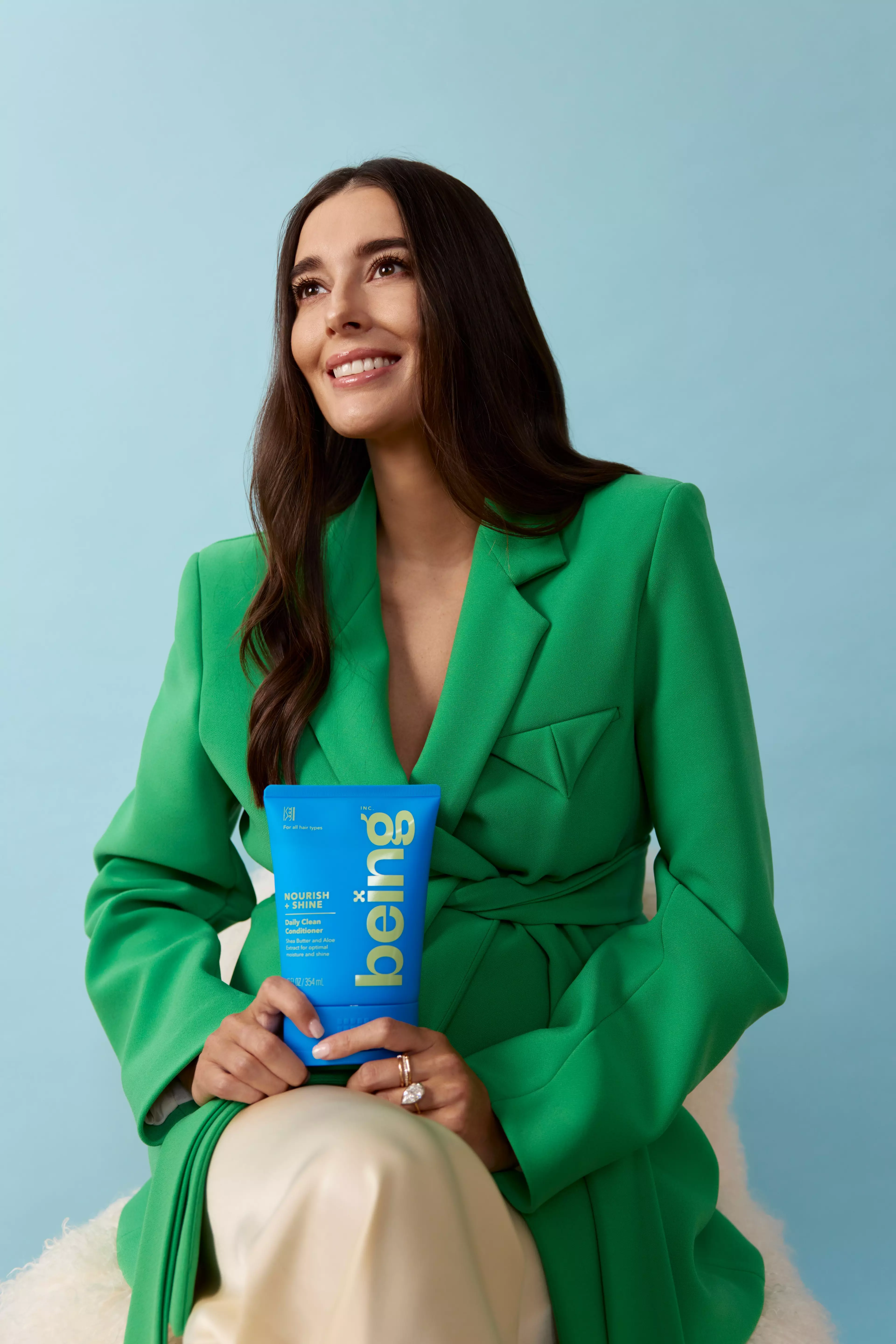 Jaimee Lupton mit being Produkt
