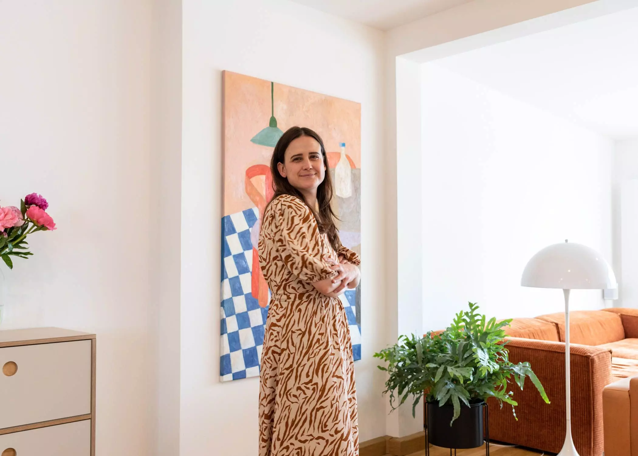 Podcasterin Julia Knörnschild in ihrer Wohnung | femtastics