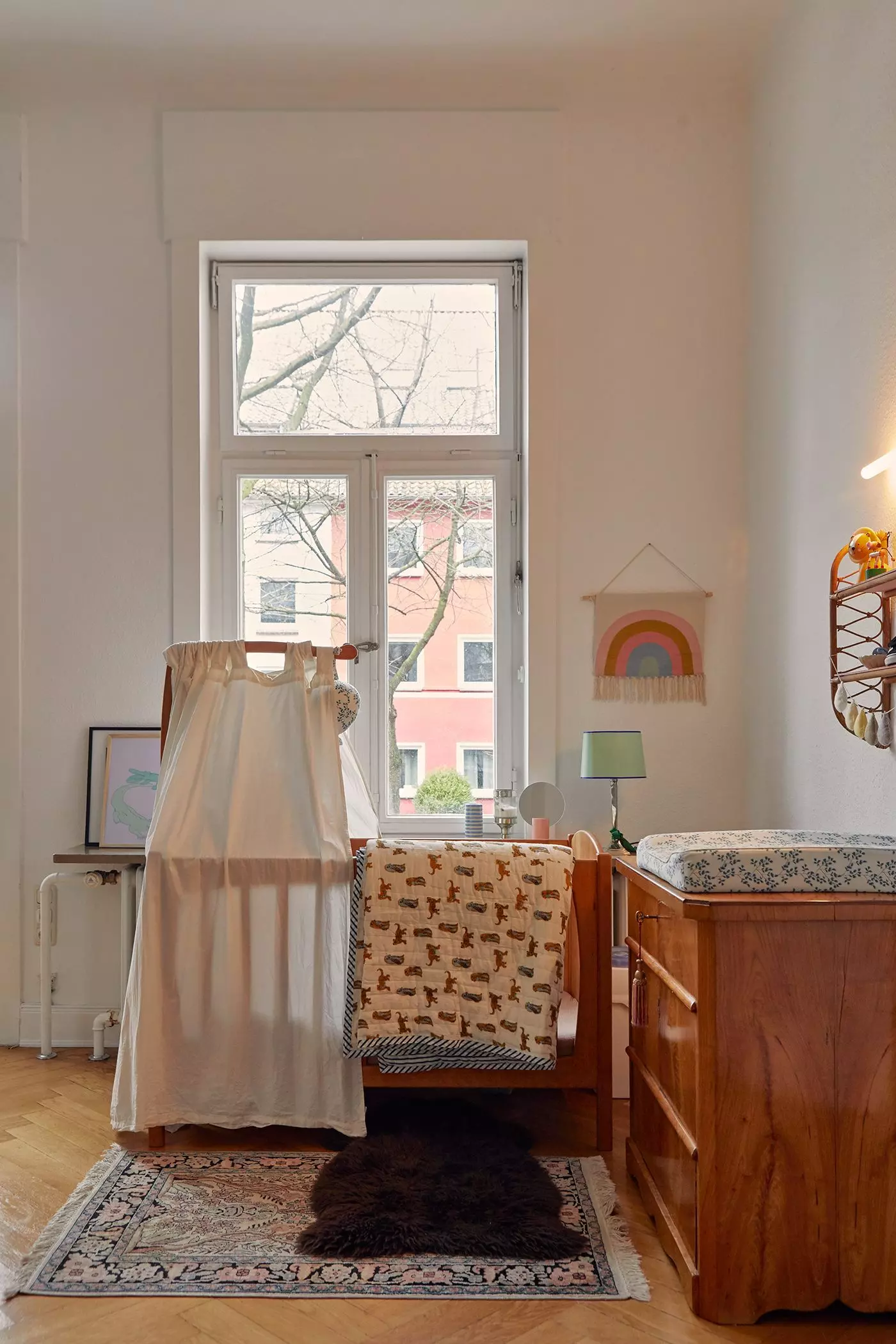 Kinderzimmer mit Vintage Himmelbett - femtastics