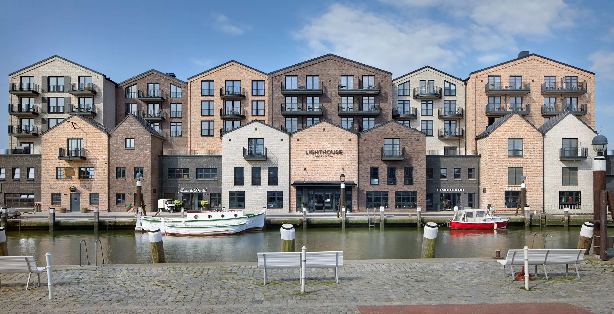 LH_01_AUSSEN_Front_Andrea-Flak