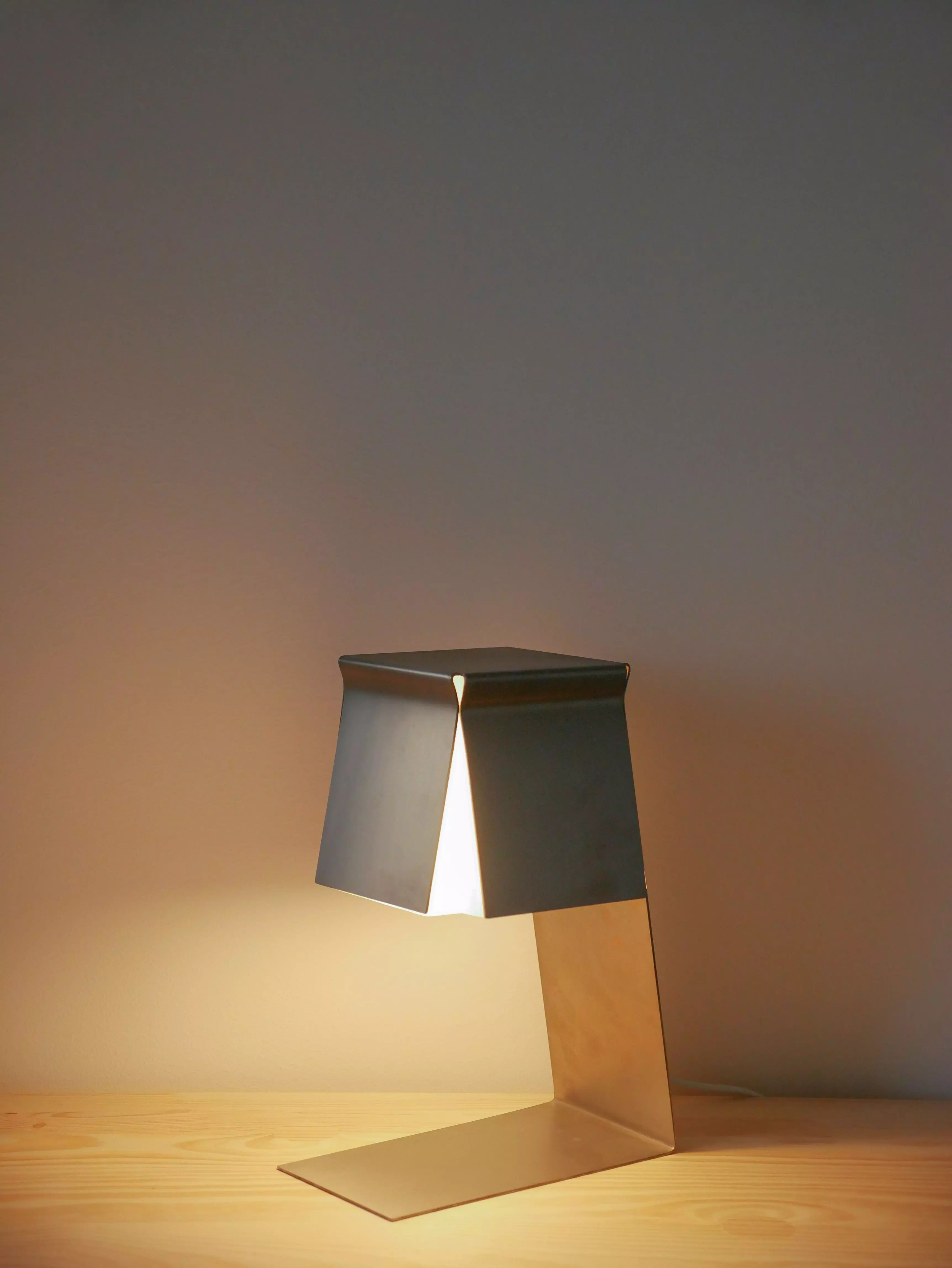 Zu zweit auf 55 Quadratmetern: “Die besten Ideen entstehen, wenn etwas nicht geht”. Architektin Lara Joy über funktionales Design und Wohnen auf kleinem Raum.