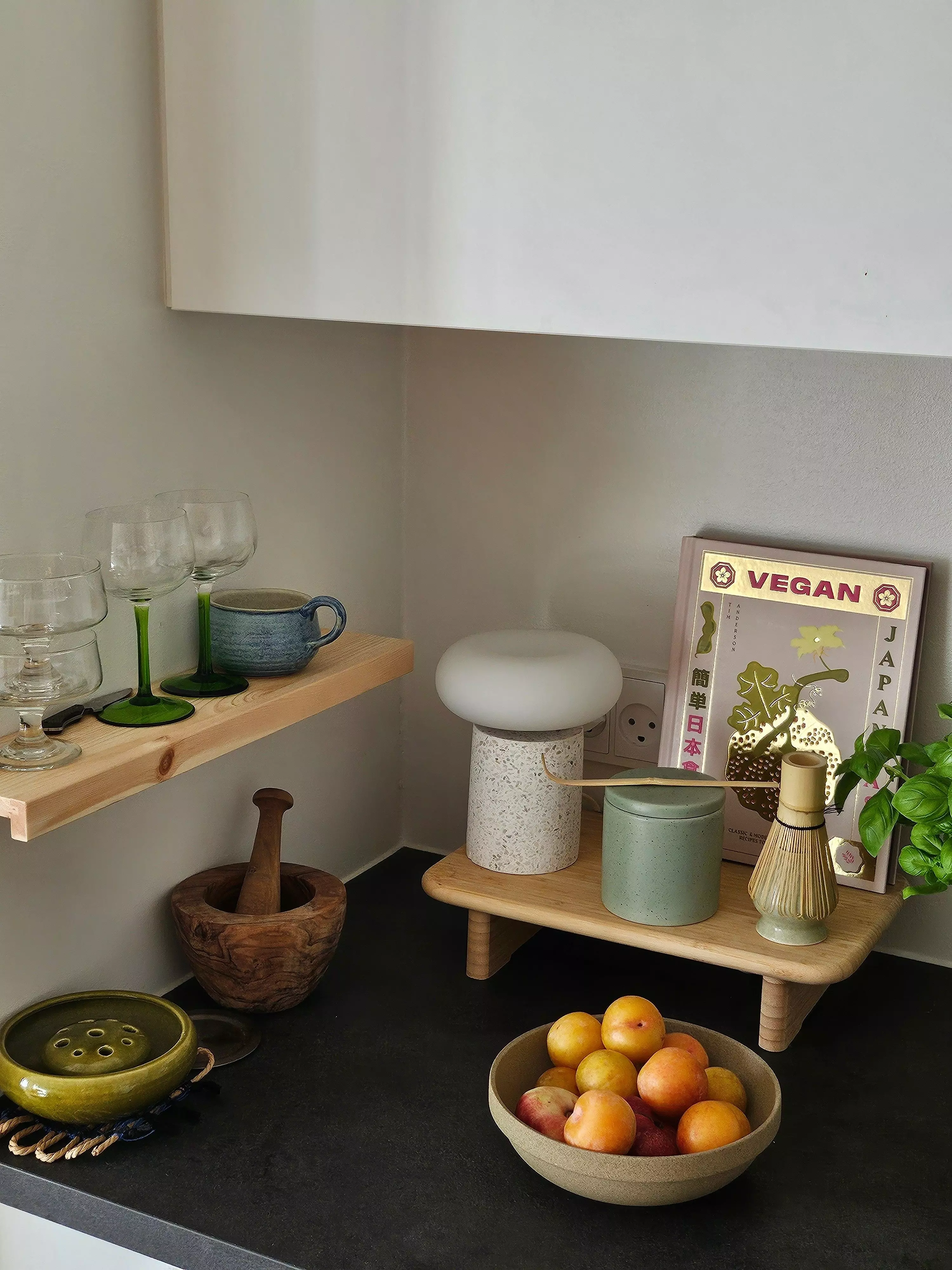 Zu zweit auf 55 Quadratmetern: “Die besten Ideen entstehen, wenn etwas nicht geht”. Architektin Lara Joy über funktionales Design und Wohnen auf kleinem Raum.