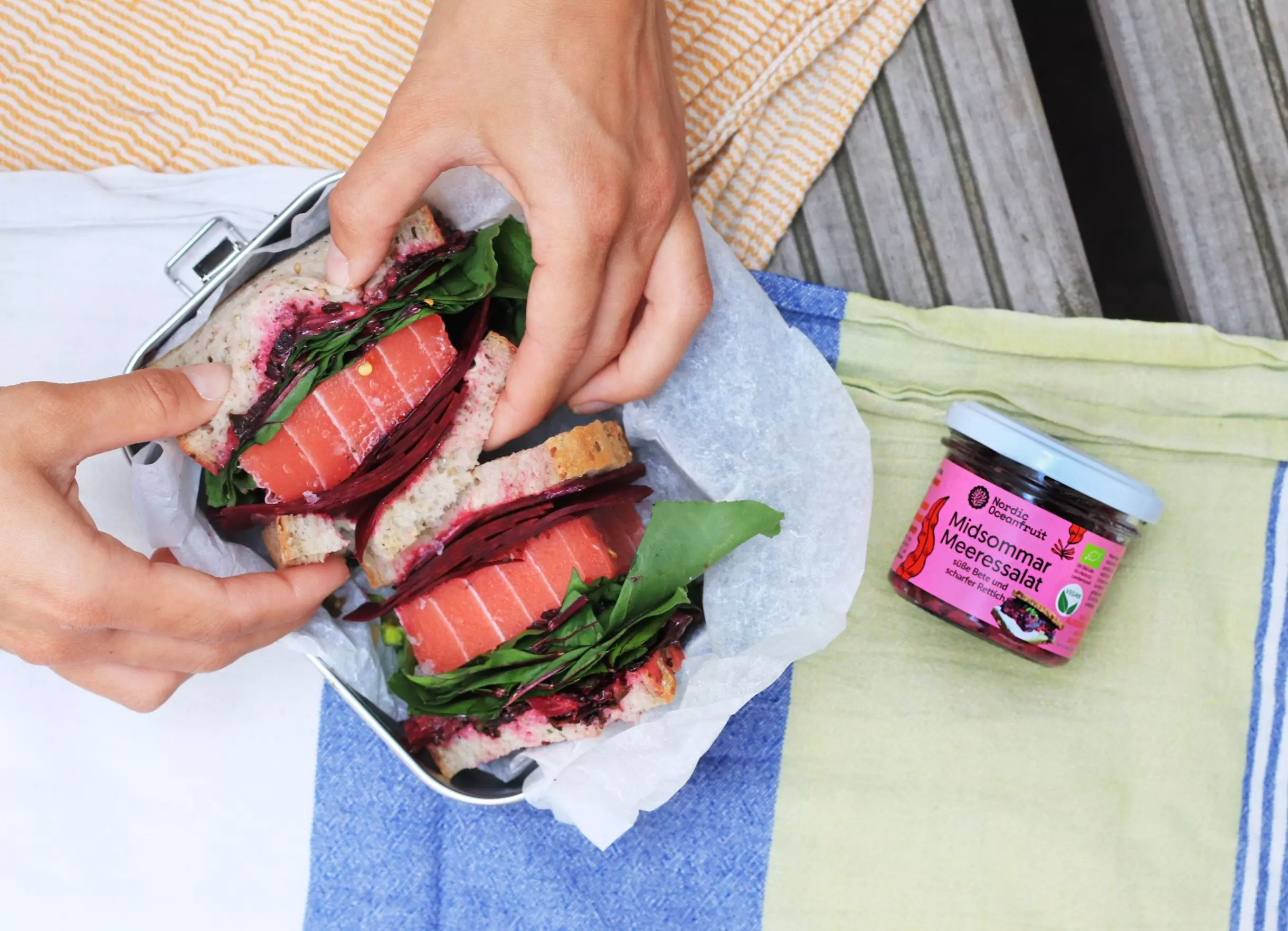Sandwich mit "Midsommar Meeressalat" des veganen Labels "Nordic Oceanfruit" - femtastics