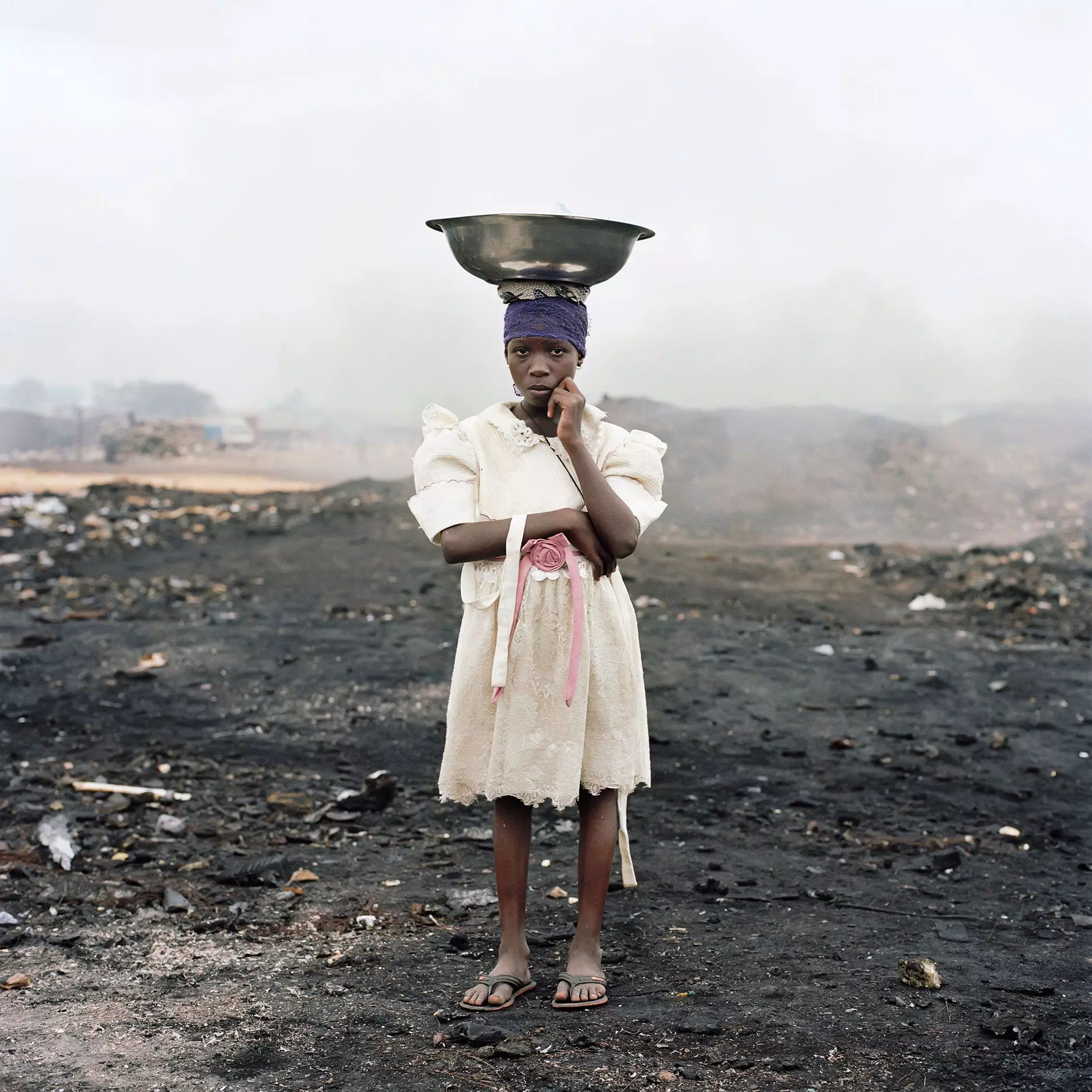 Pieter-Hugo-Naasra-Yeti-Agbogbloshie-Market-Accra-Ghana-2009