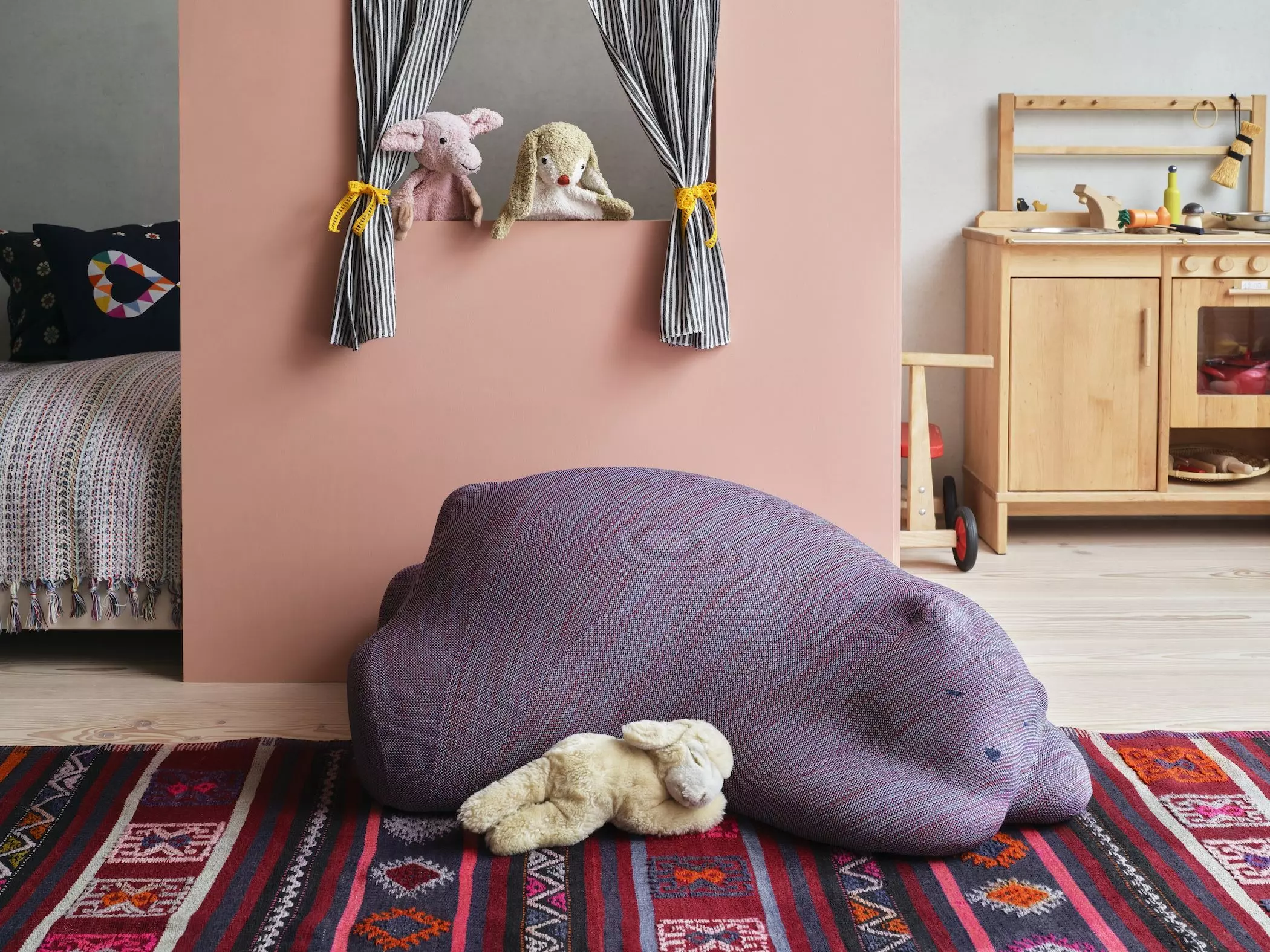 Resting Bear-9042749