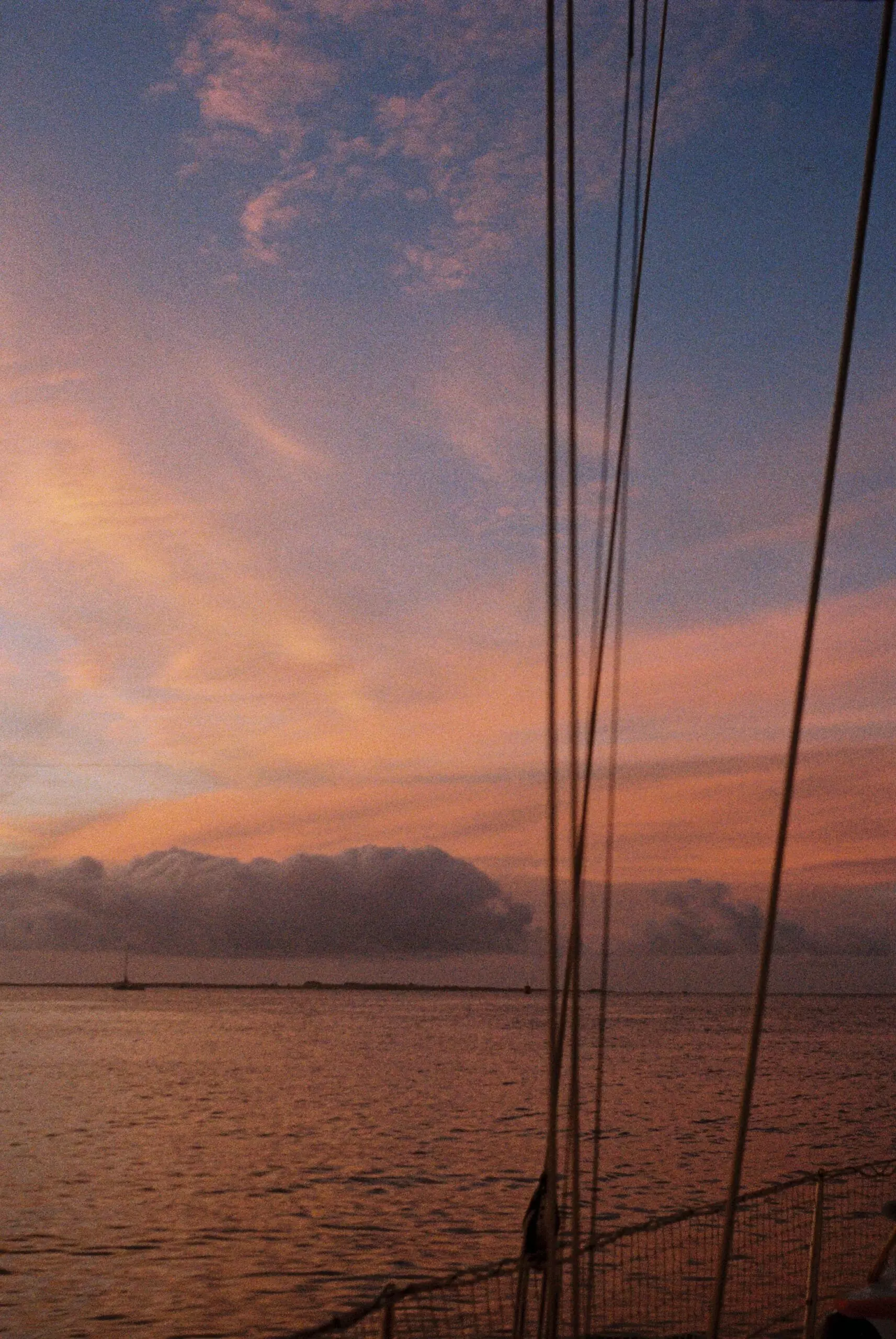 Sonnenuntergang an Bord eines Segelboots - femtastics