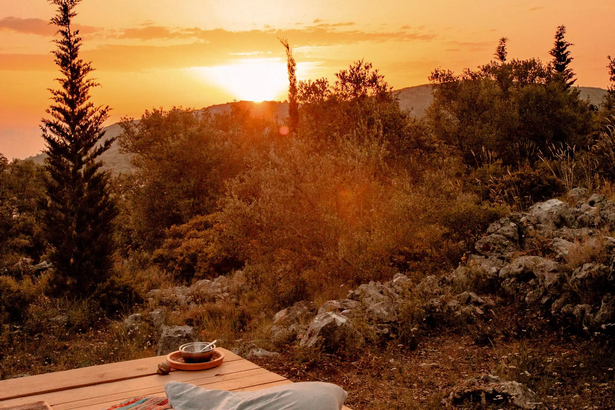 Sonnenuntergang über griechischer Berglanschaft - femtastics