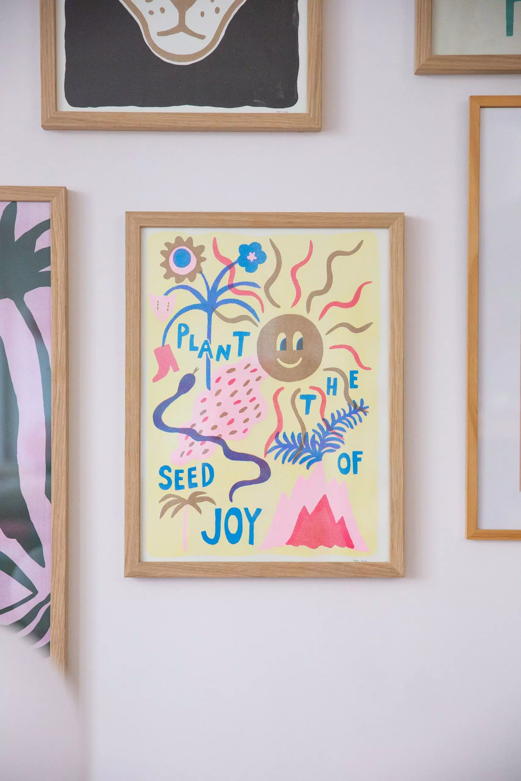 Das Poster "Plant the Seed of Joy" entworfen von "Tropical Scandinavia" und femtastics
