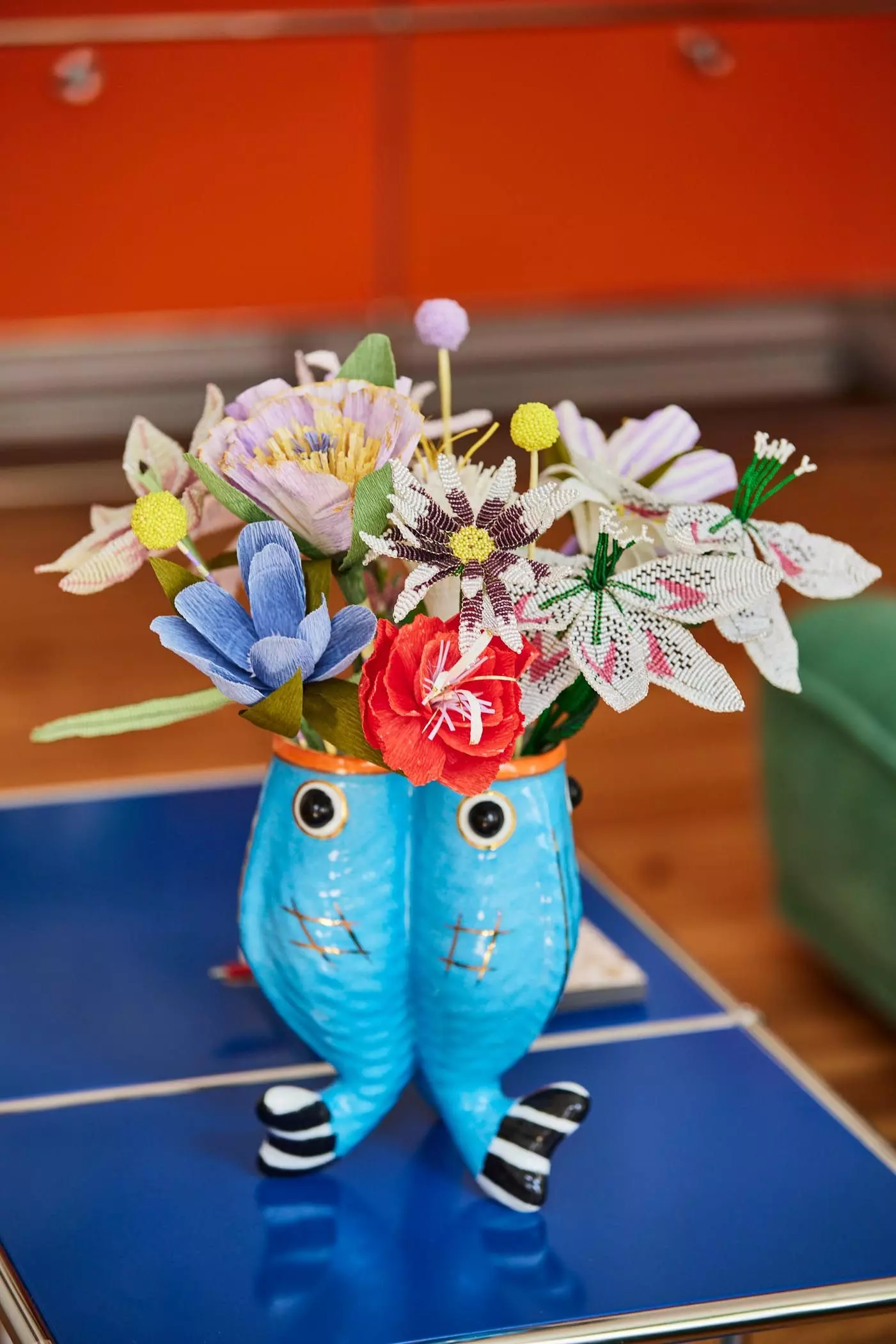 Blumenstrauß mit Blumen aus Seidenpapier und Glasperlen - femtastics