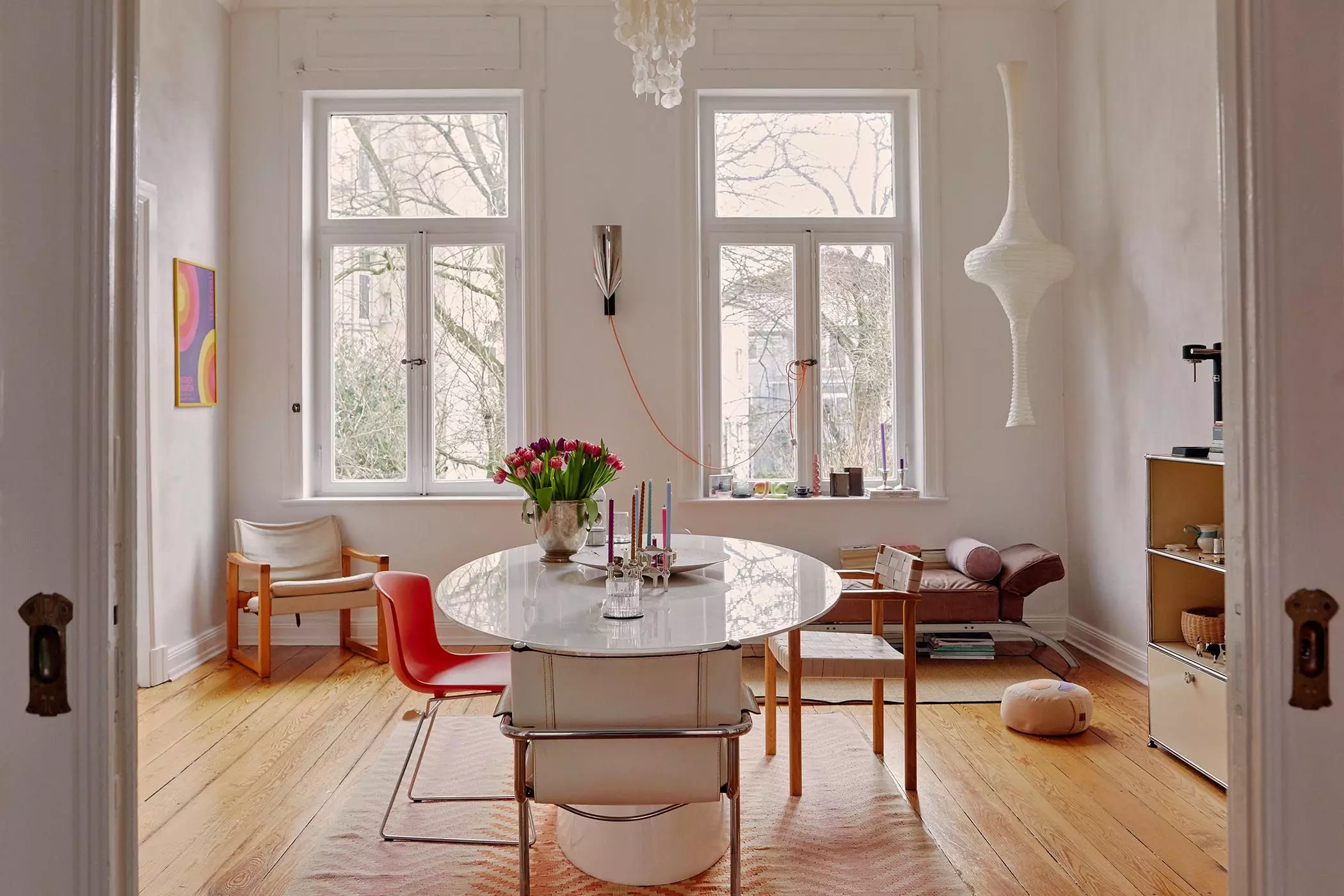 Helles Esszimmer in Altbauwohnung mit Dielenboden - femtastics