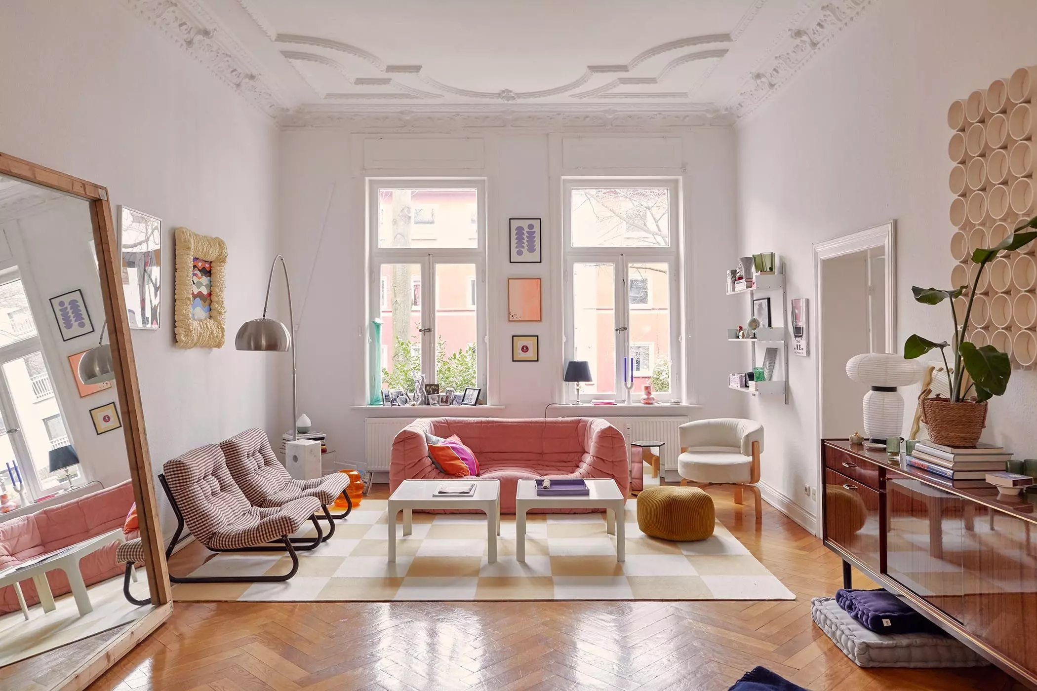 Altbauwohnung mit Stuck, Parkettboden und Vintage-Klassikern - femtastics