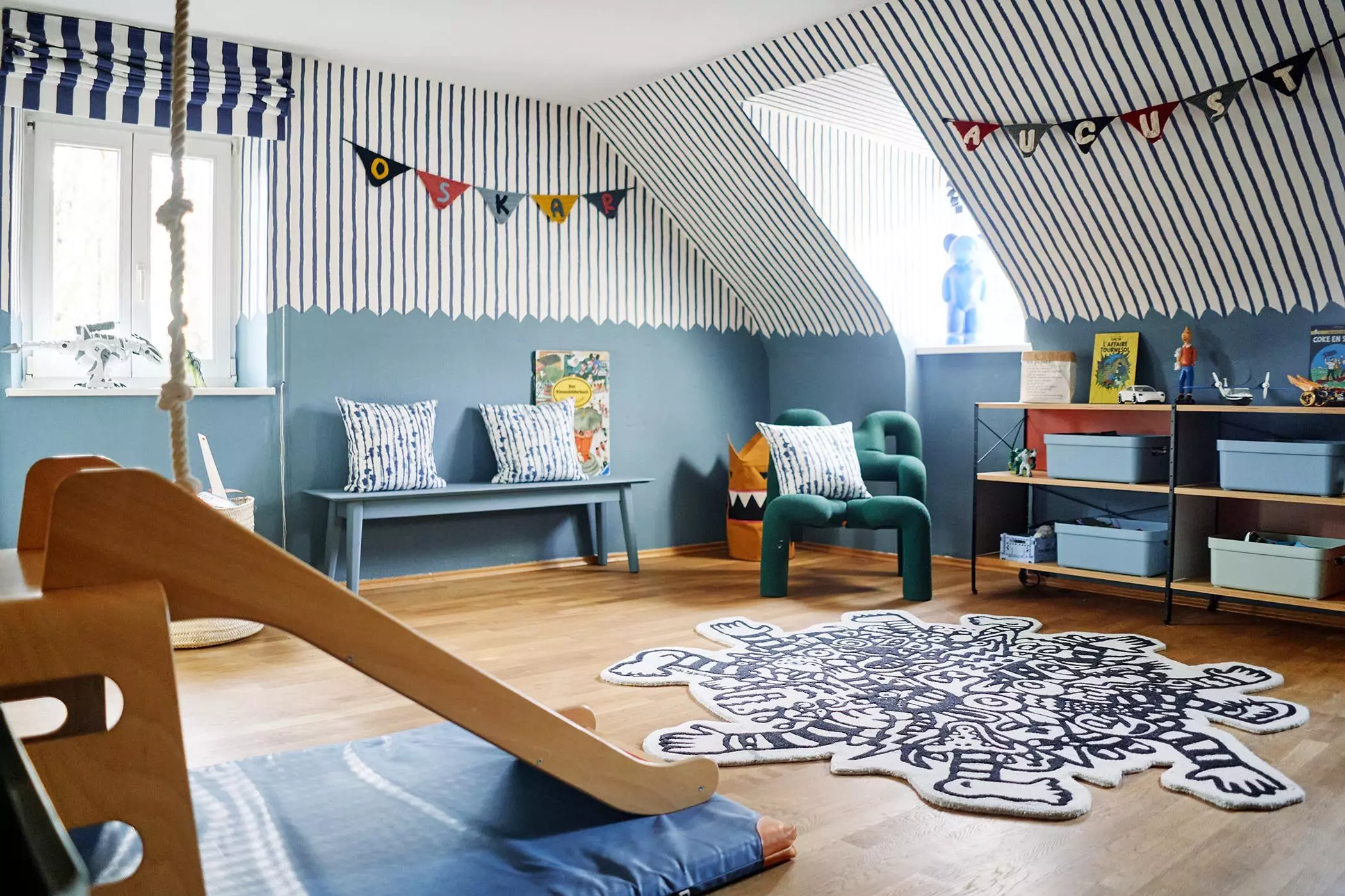 Kreatives Kinderzimmer mit Rutsche von zwei Jungs - femtastics