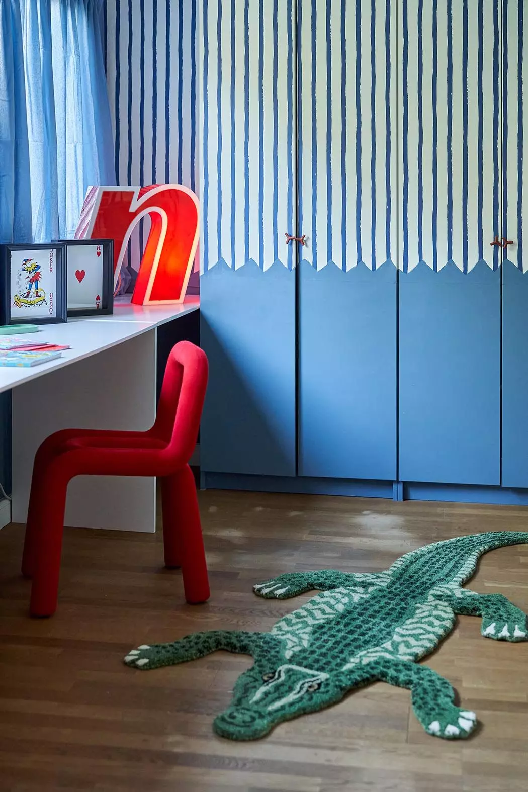 Kinderzimmer mit Krokodil-Teppich - femtastics