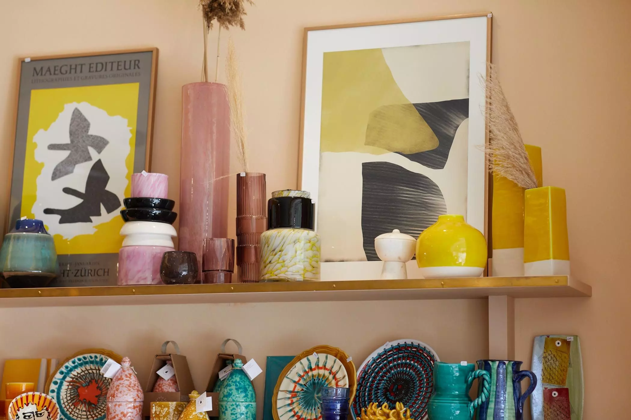 Bunte Sommer-Keramik im Laden "Bon Voyage Interieur" in Hamburg - femtastics