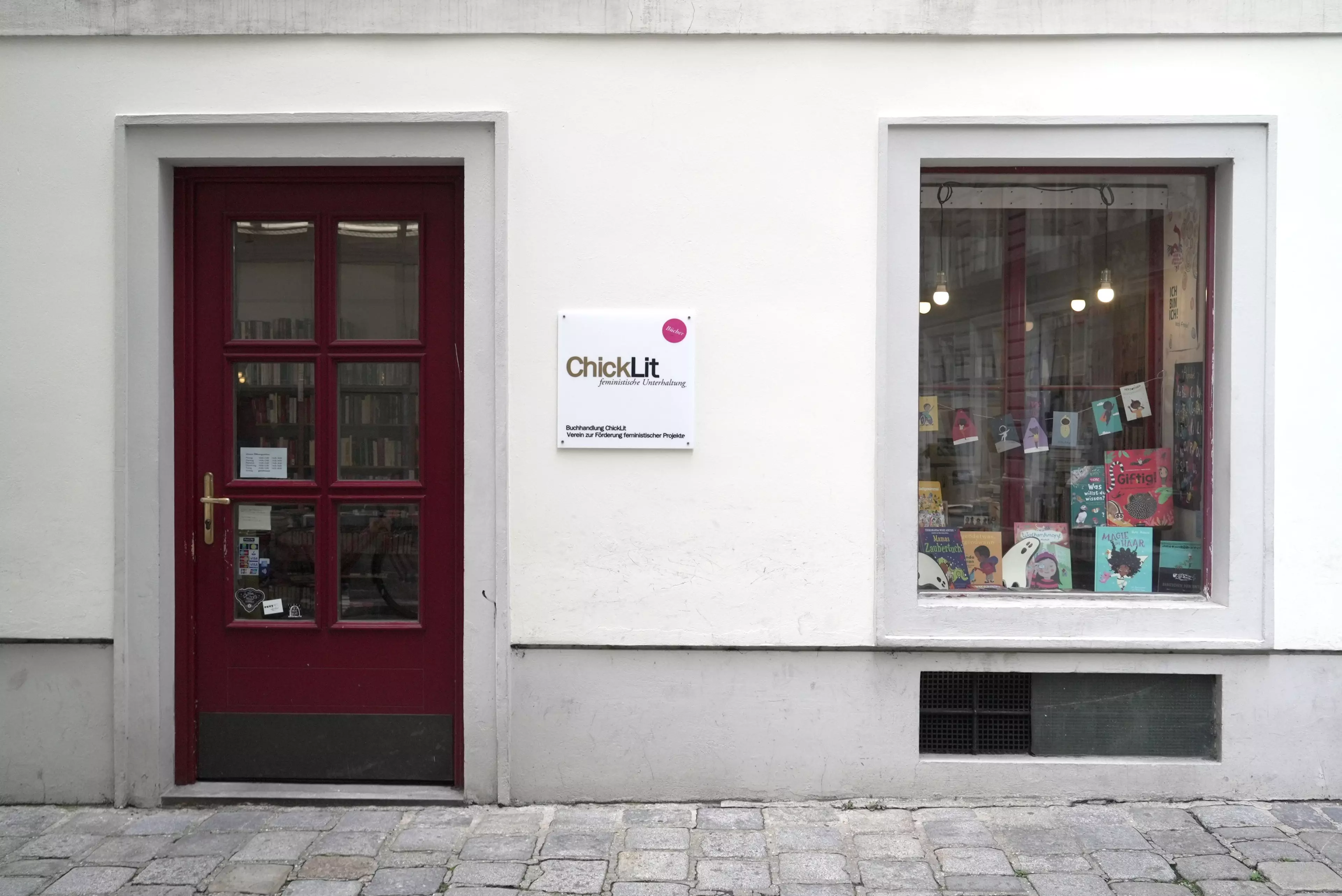 Aussenansicht des queerfeministischen Buchladens Chicklit in Wien