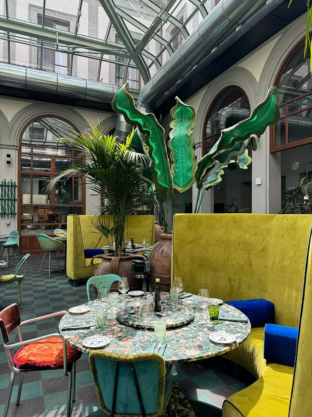 femtastics-25hours-Hotel-Florenz-Restaurant