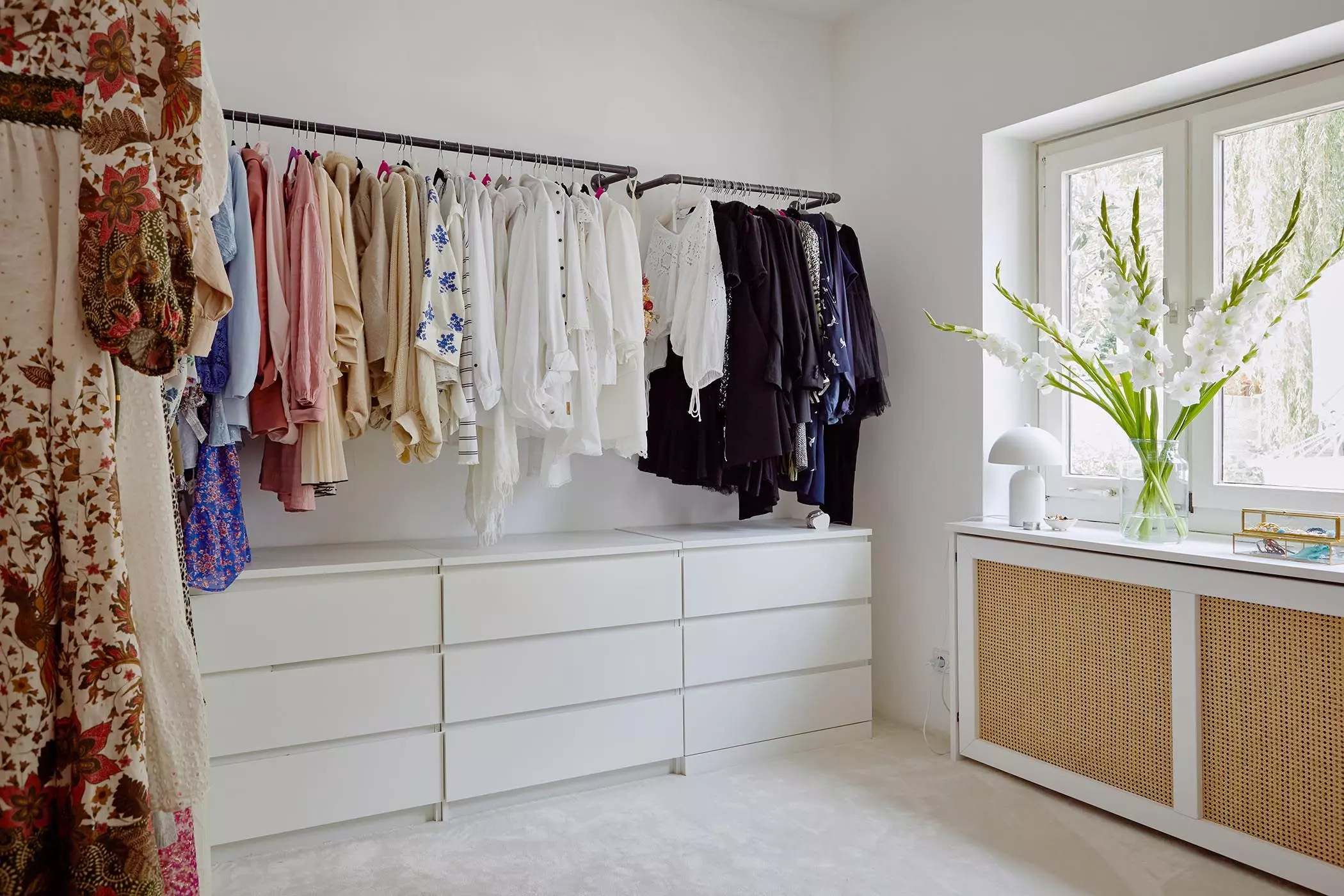 femtastics-Begehbarer-Kleiderschrank-interioroverdose_24