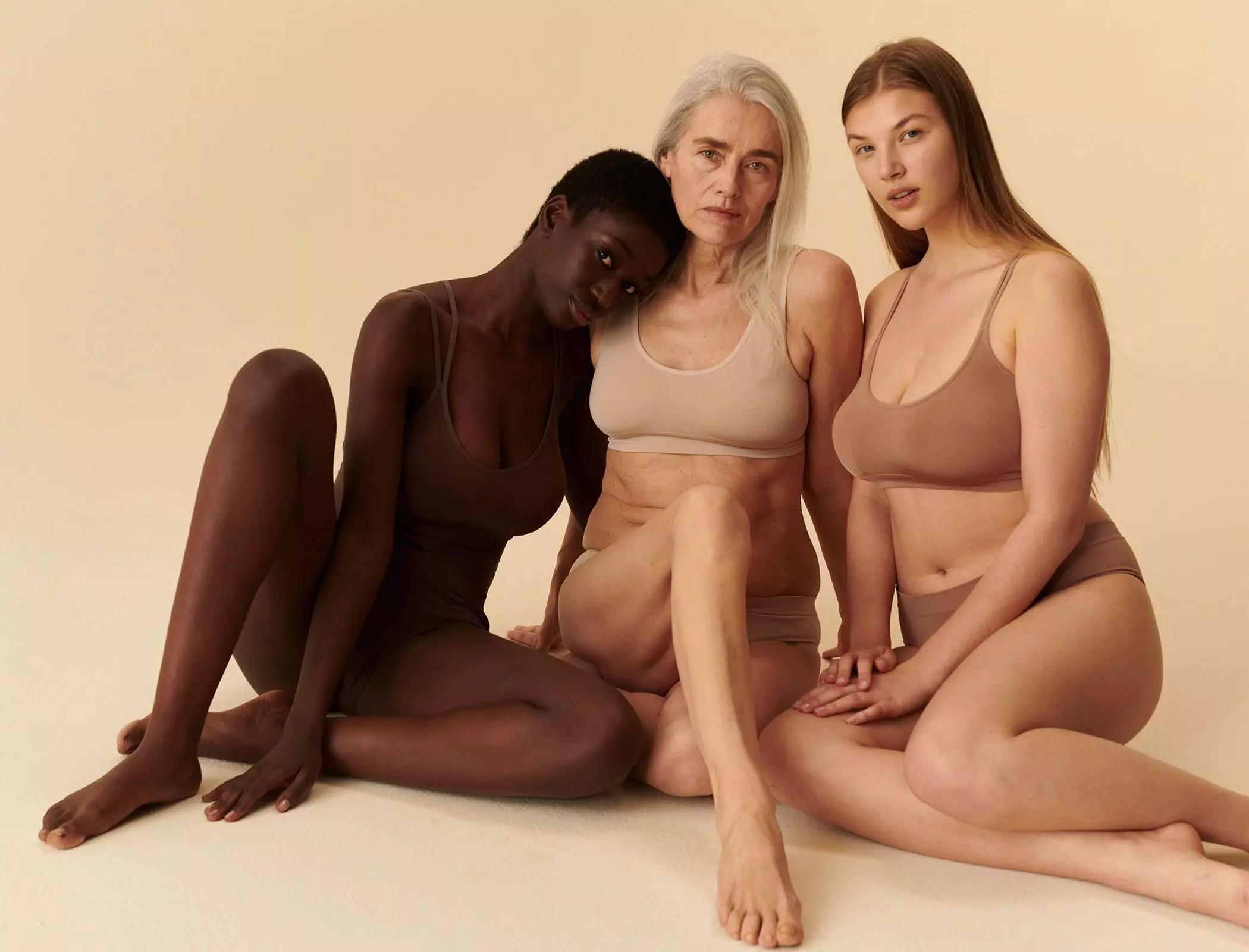 femtastics-Body-Positivity-CA-Lingerie-diverse-Hautfarben