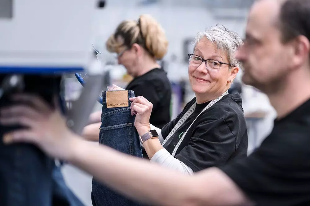 Mitarbeiterin der C&A "FIT" | femtastics