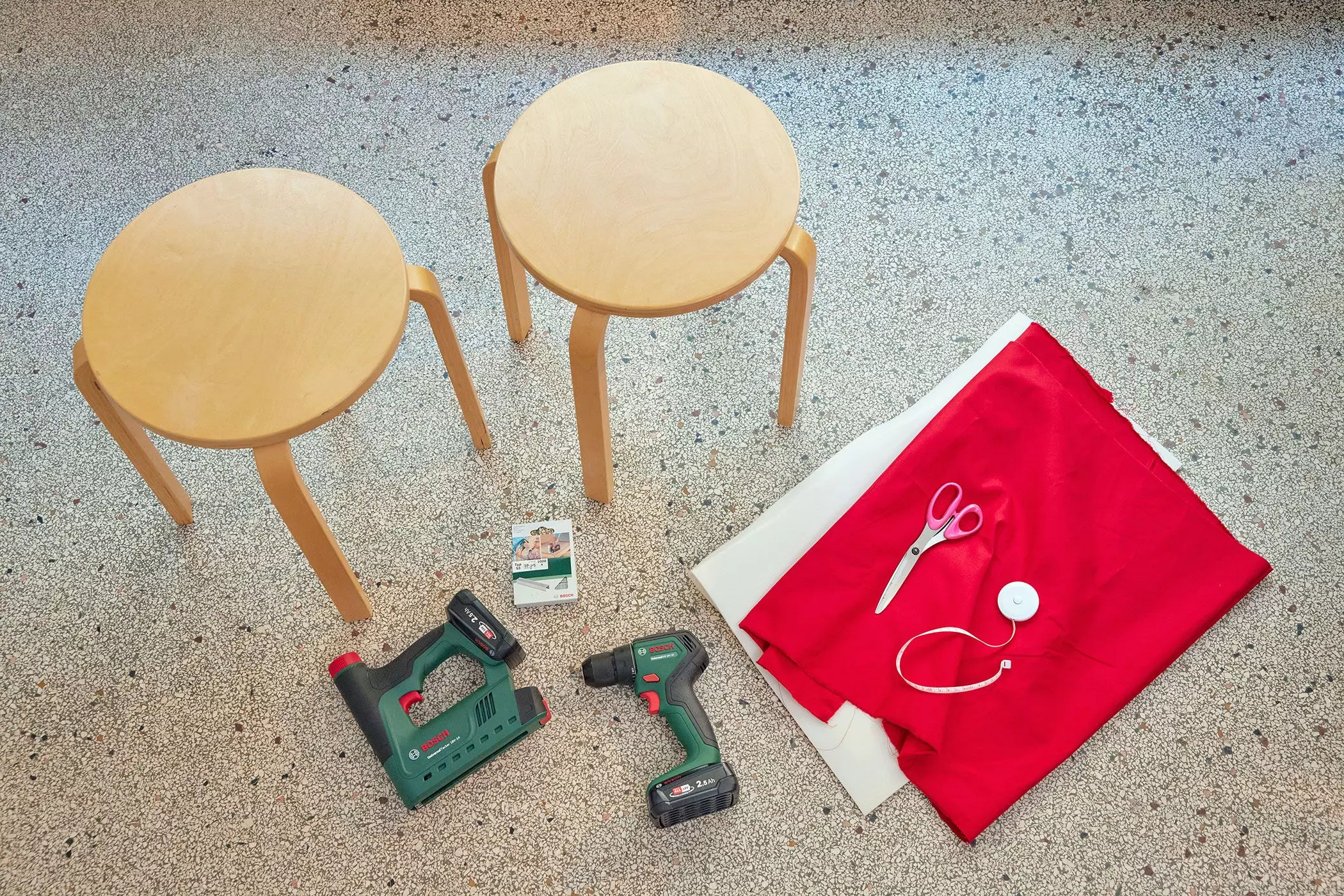 Material für Hocker mit Polstern – femtastics