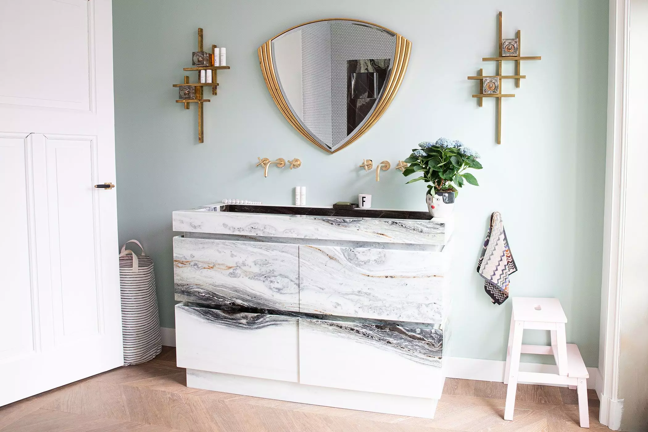 femtastics-Denise-Boomkens-andbloom-bathroom