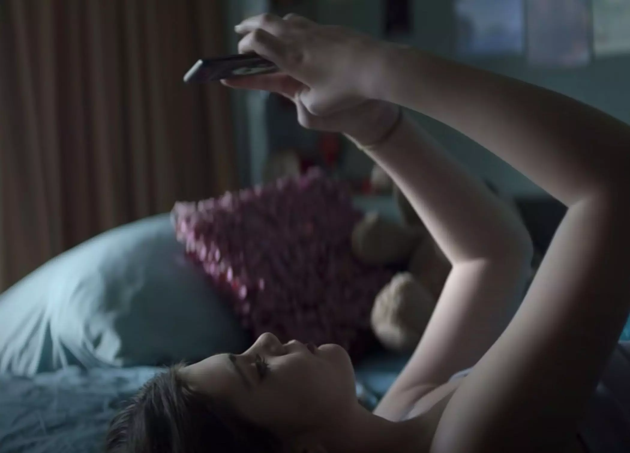 femtastics-Dove-Detox-Your-Feed-1