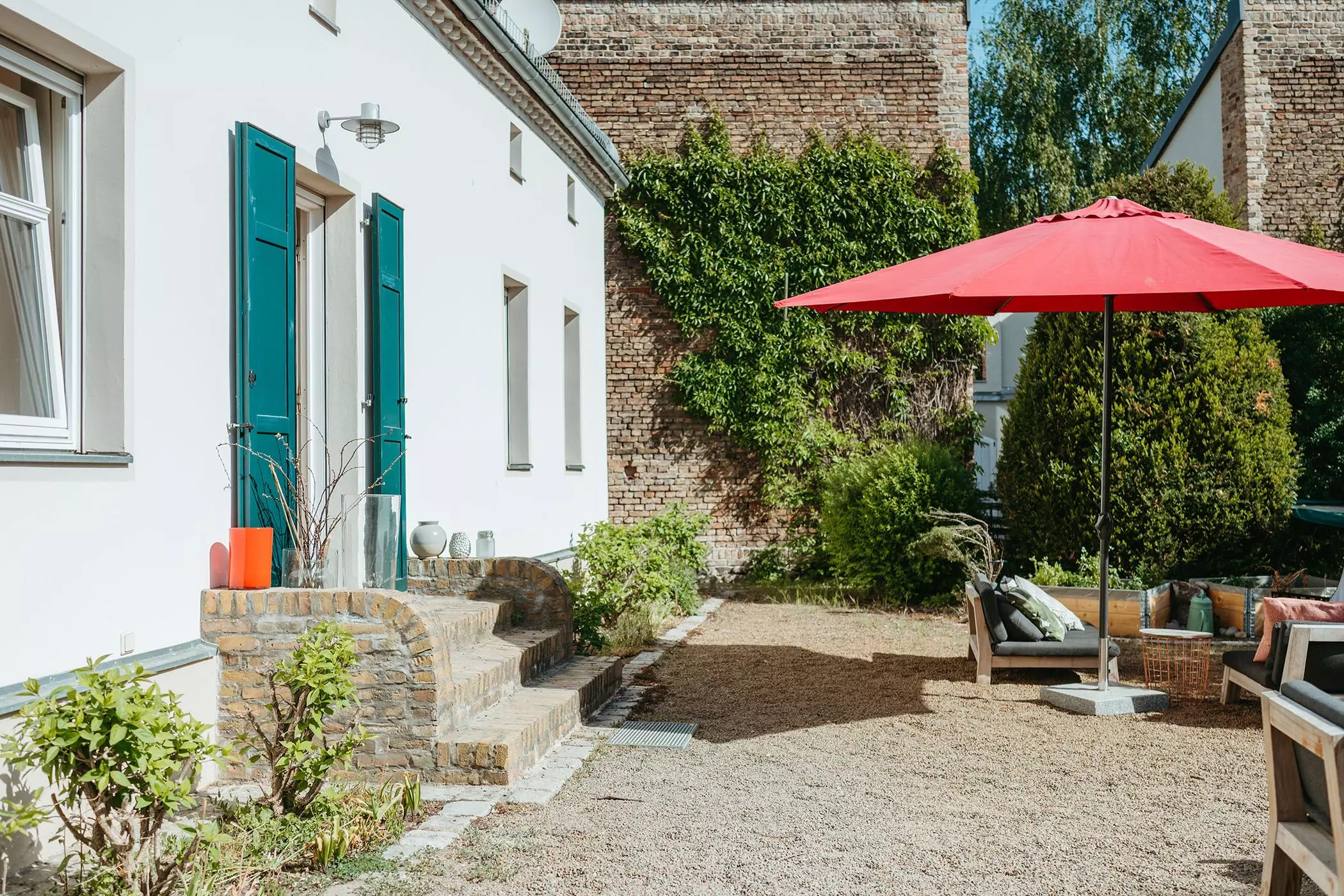 Terrasse und Haus von Guya Merkle | femtastics