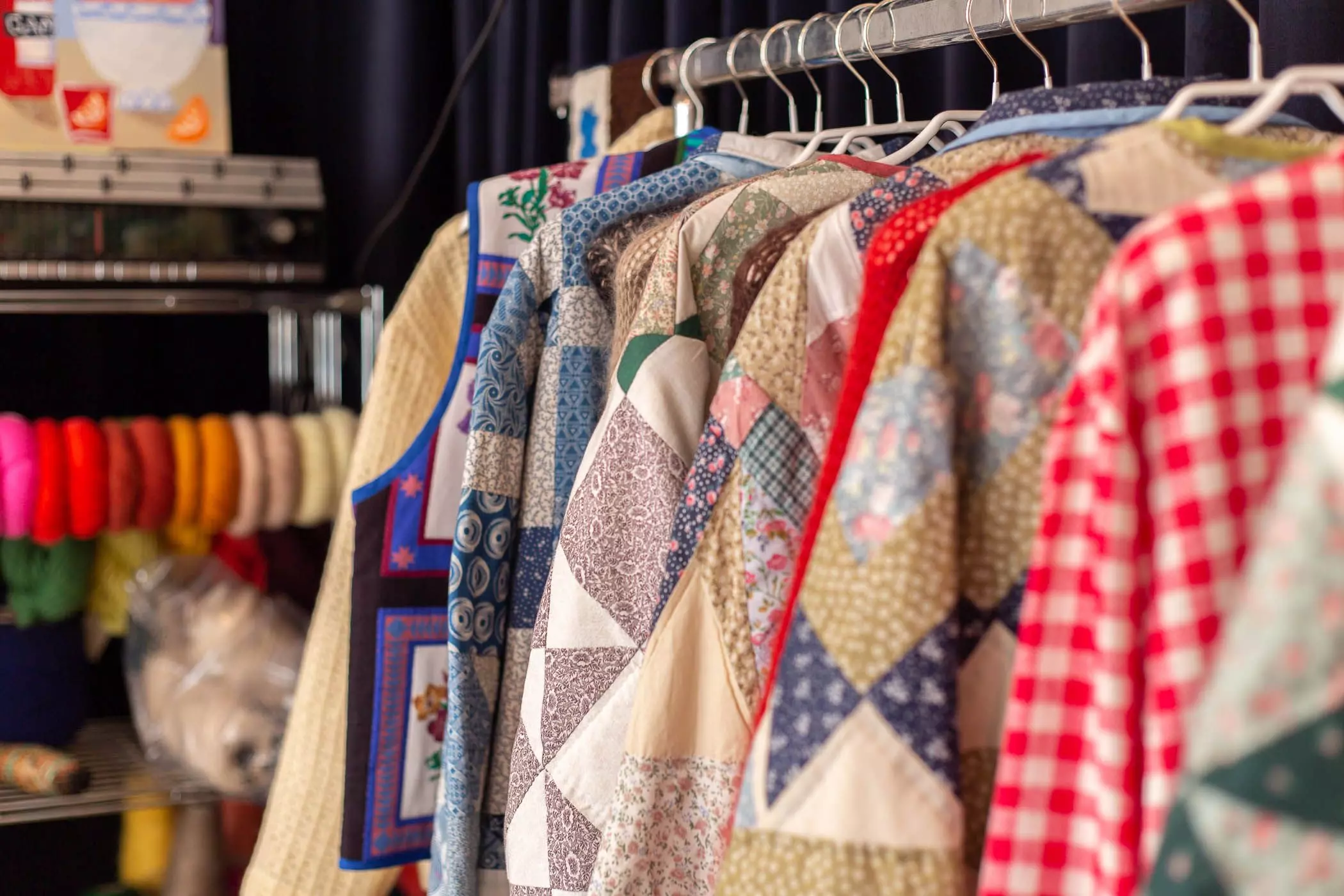 Patchwork-Jacken vom nachhaltigen Modelabel Faible and Failure - femtastics