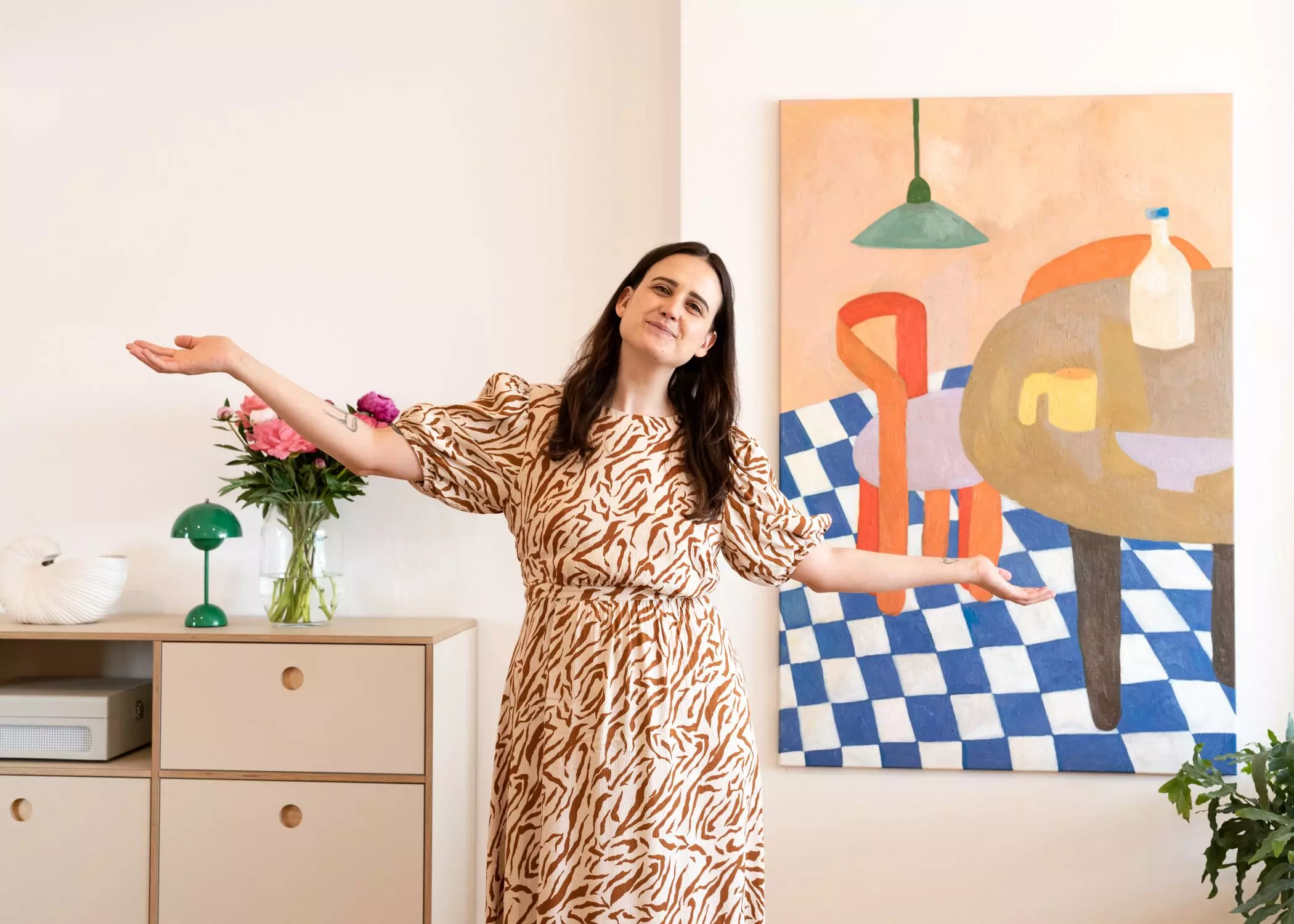 Julia Knörnschild in ihrem Wohnzimmer | femtastics
