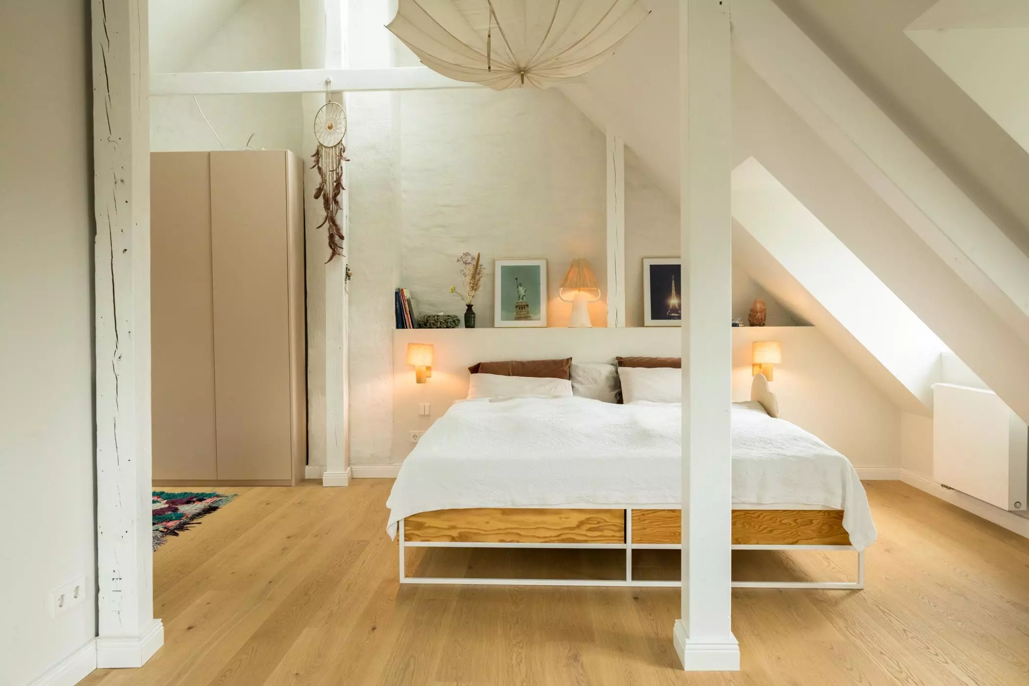 femtastics-Julia-Schauenburg-Kacem-Schlafzimmer-Dachschraege-Einrichten