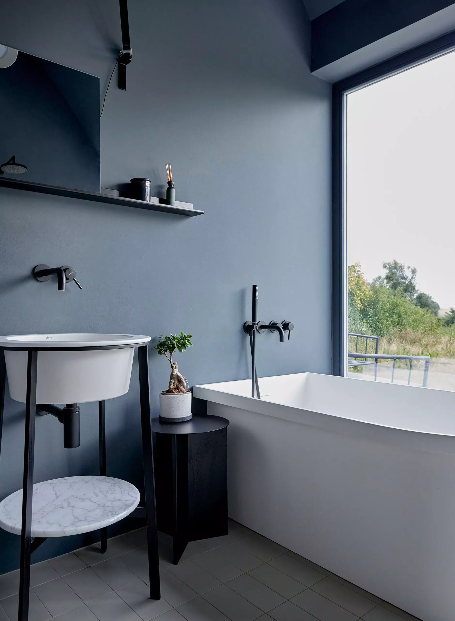 Badezimmer mit Wanne - femtastics