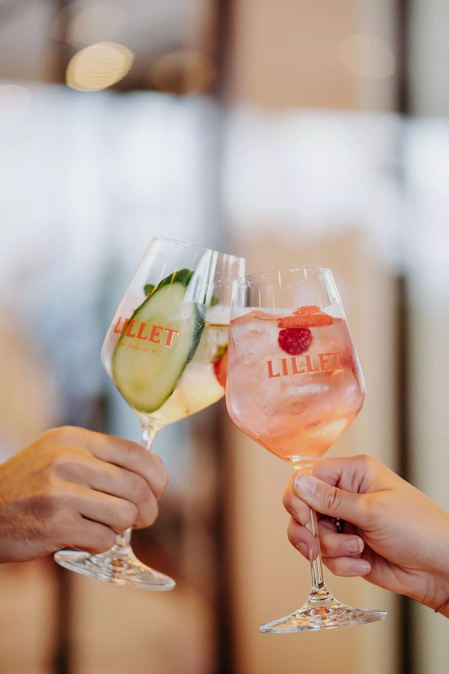 Lillet Gläser stoßen an – femtastics