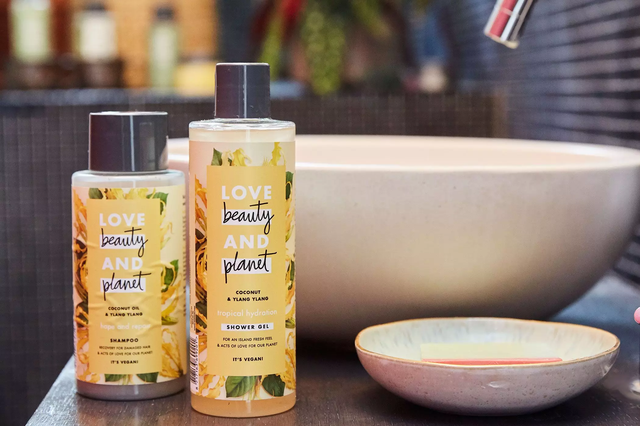 femtastics-Love-Beauty-and-Planet-Dusche