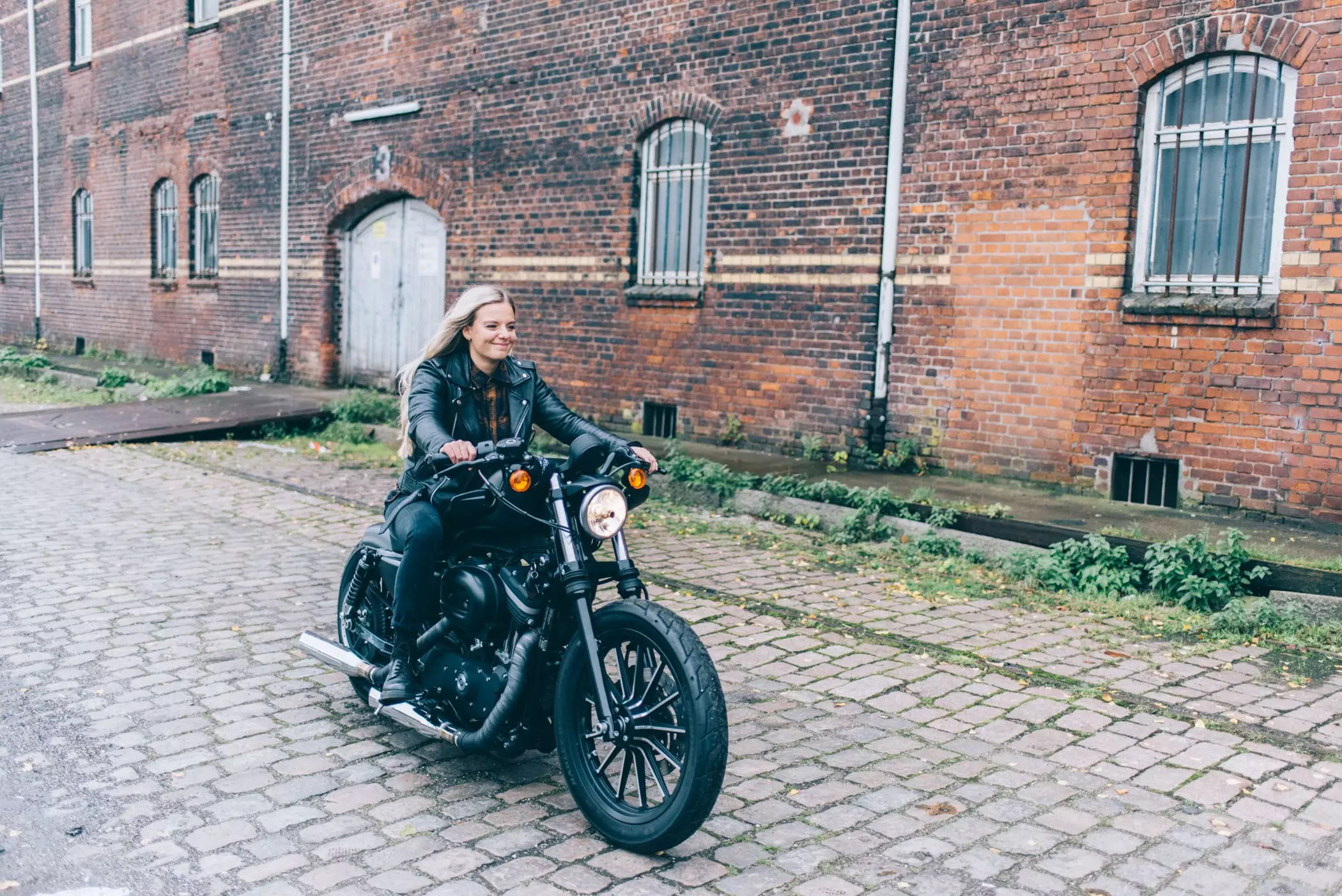 femtastics-Sophie-Kueppers-Harley