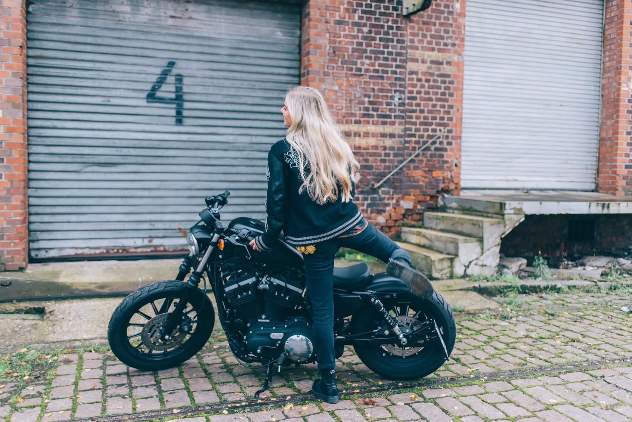 femtastics-Sophie-Kueppers-The-Moto-Social