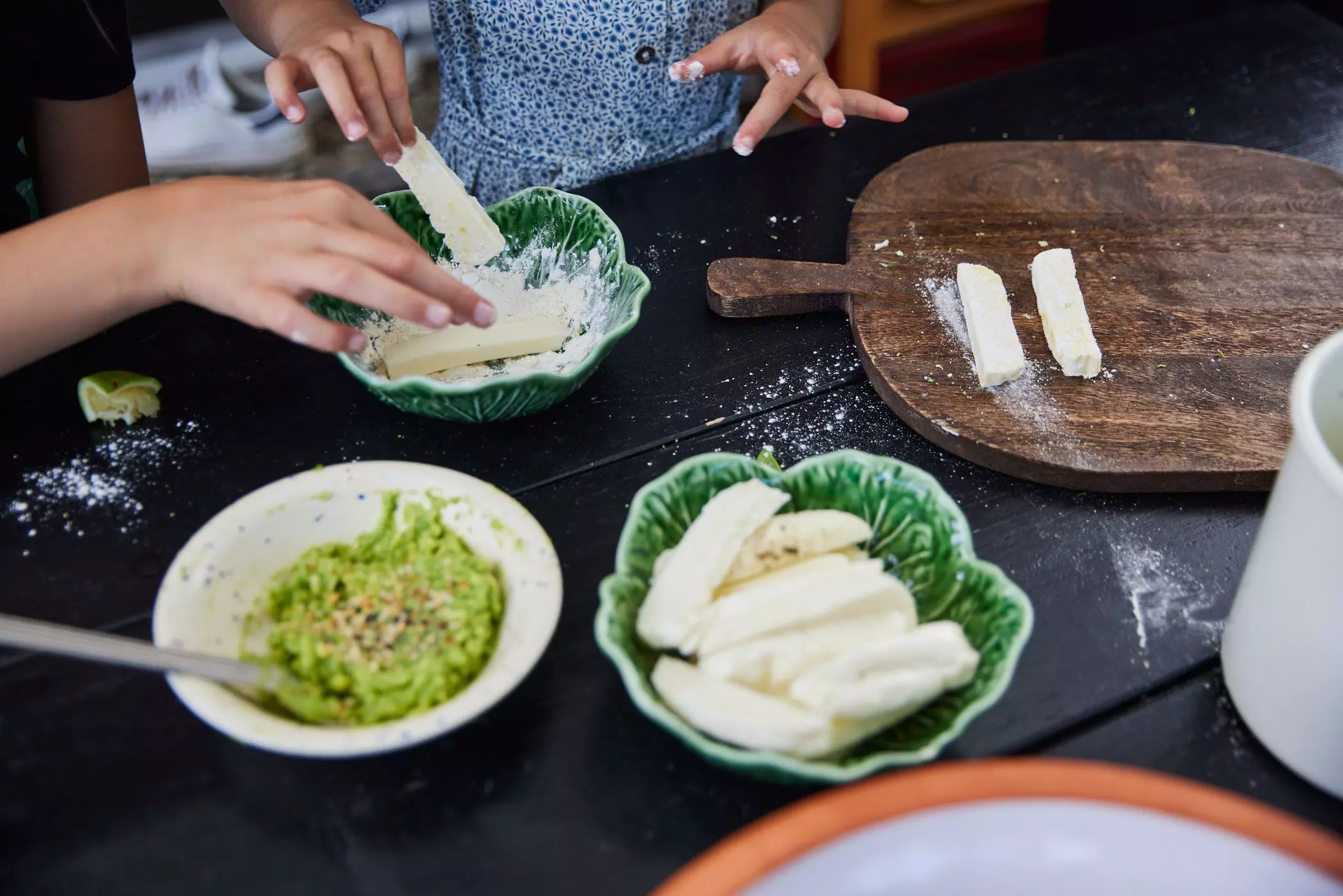 Kinderleichte Zubereitung - panierter Halloumi für den Airfryer - femtastics