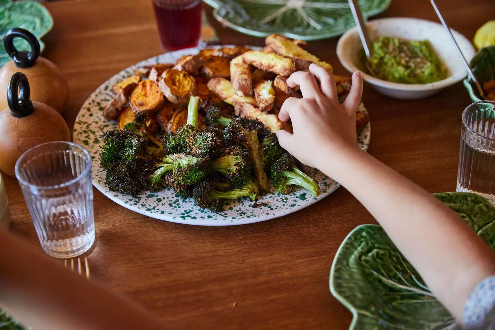 Gemüse und Haloumi-Sticks aus dem „Airfryer-Combi XXL Connected“ von „Philips“ - femtastics