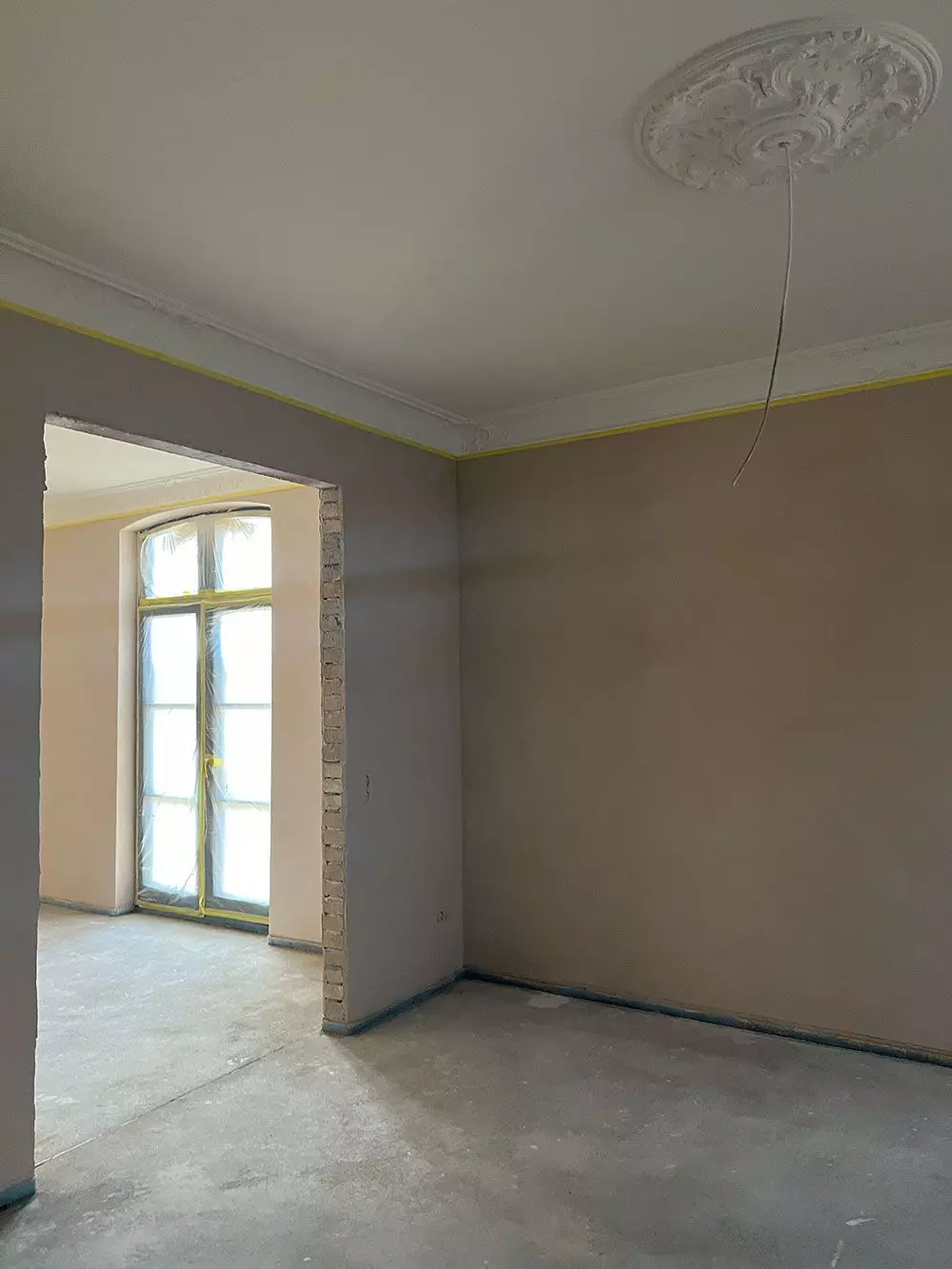 femtastics-wir-renovieren-eine-villa-MalerarbeitenLehmputz2