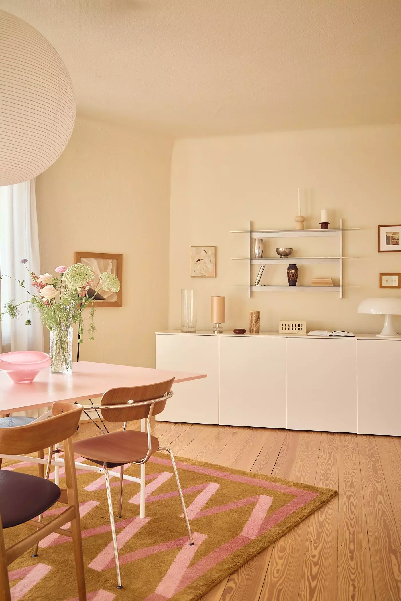 Weißes Sideboard