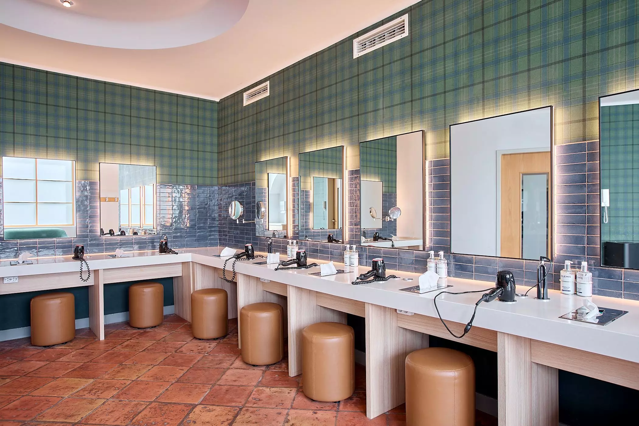 Umkleide im "David Lloyd Meridian Spa & Fitness" in Hamburg-Eppendorf