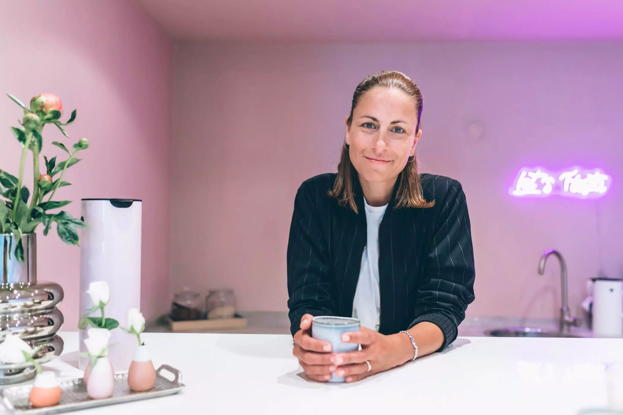 Gründerin Melly Schütze in ihrem Büro in München - femtastics