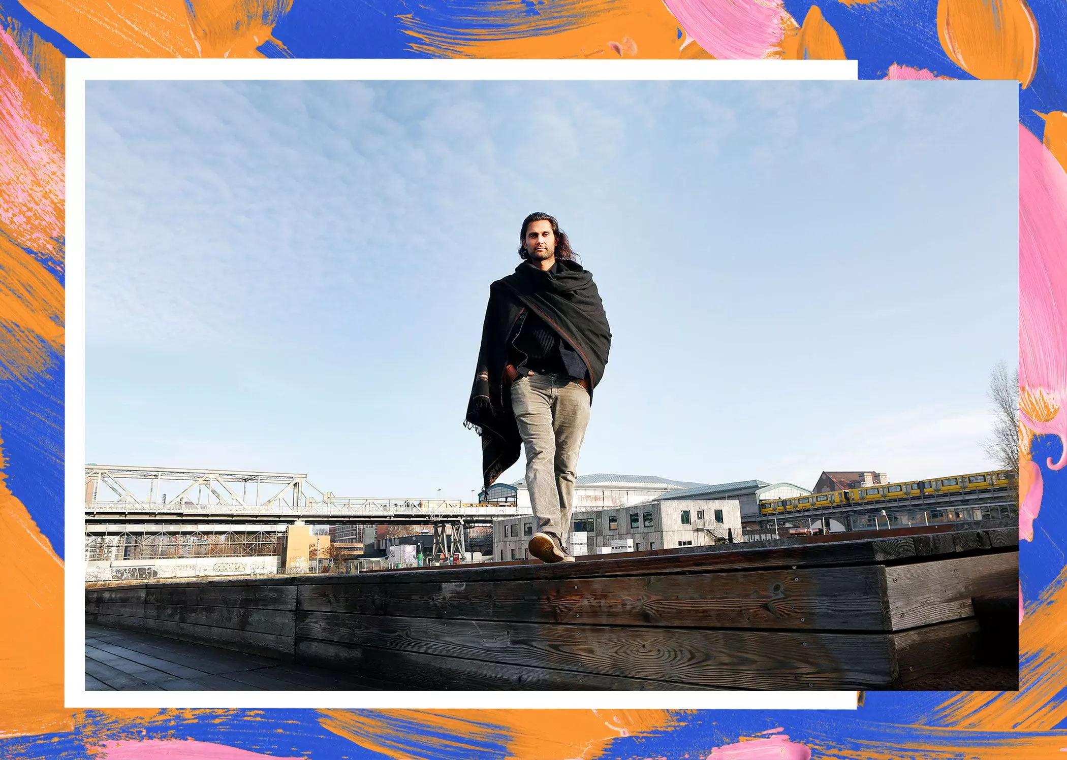 homtastics-Afridun-Amu-Surfing