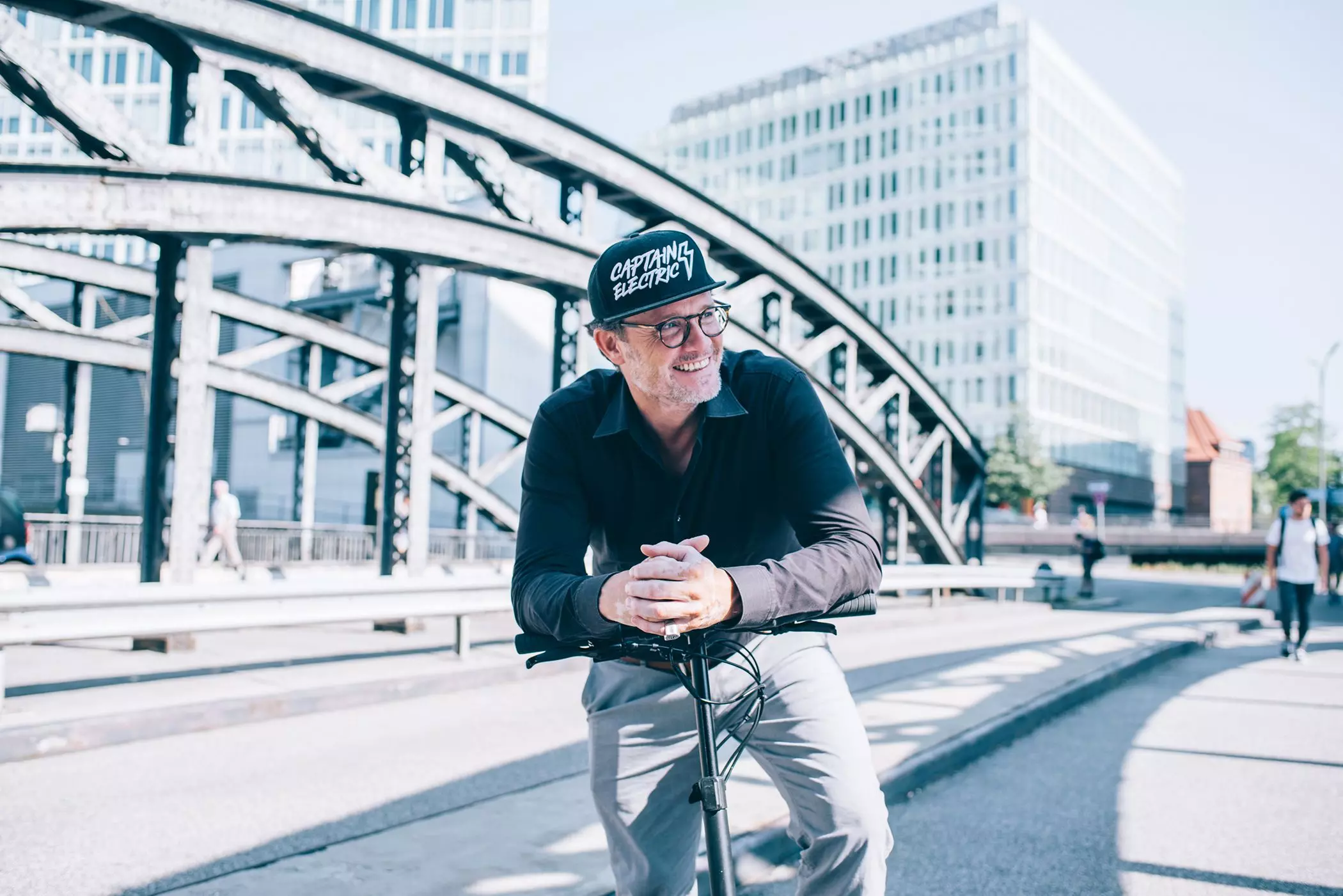 homtastics-Florian-Walberg-E-Scooter-Hamburg-Urban-Electrics