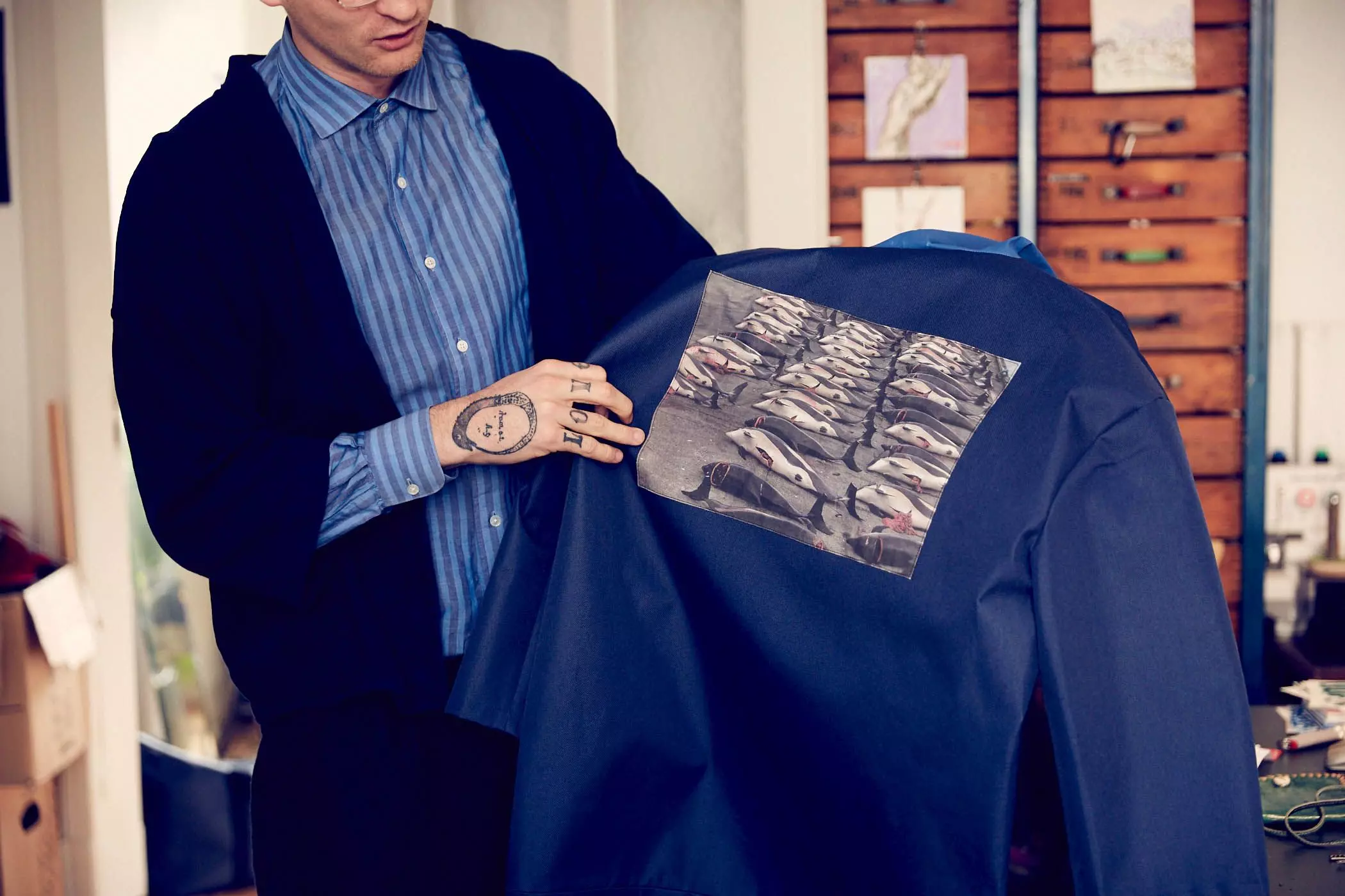 homtastics-Save-the-World-Studio-Jacke