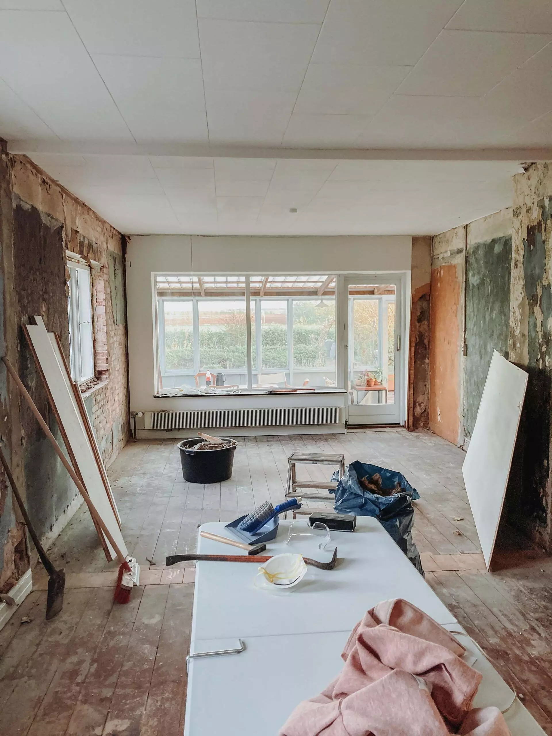 Unverputzte Wände - Sanierung eines alten Hauses in Dänemark - femtastics